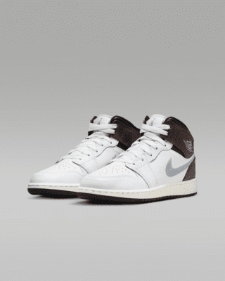 Air Jordan 1 Mid SE Older Kids' Shoes