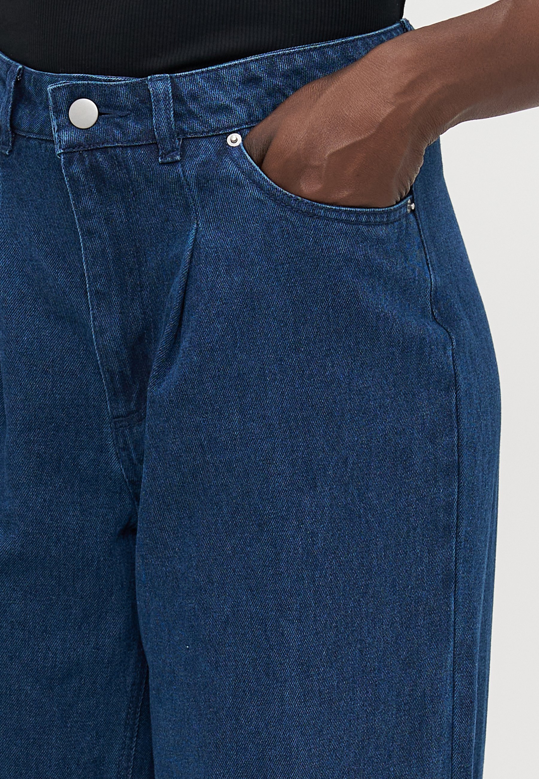 NUR hohe, breite Beine
