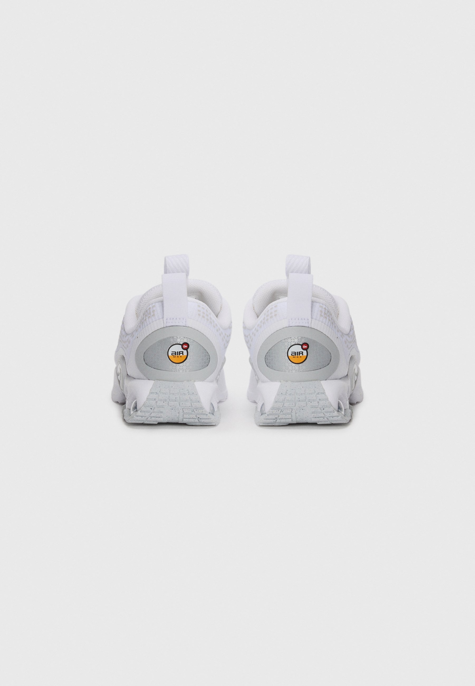 Nike Sportswear AIR MAX DN UNISEX - Sneakers - wit/metallic zilverkleurig