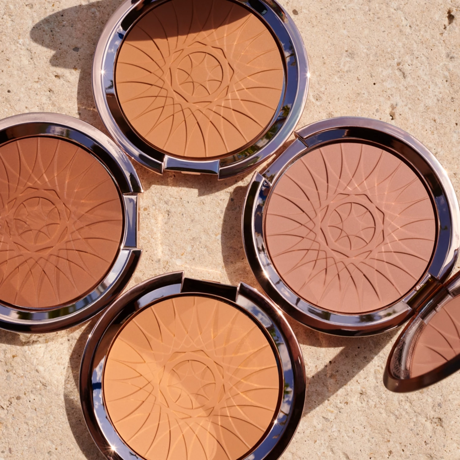 Bronzer u prahu Bronze Goddess srednje nijanse - Estée Lauder