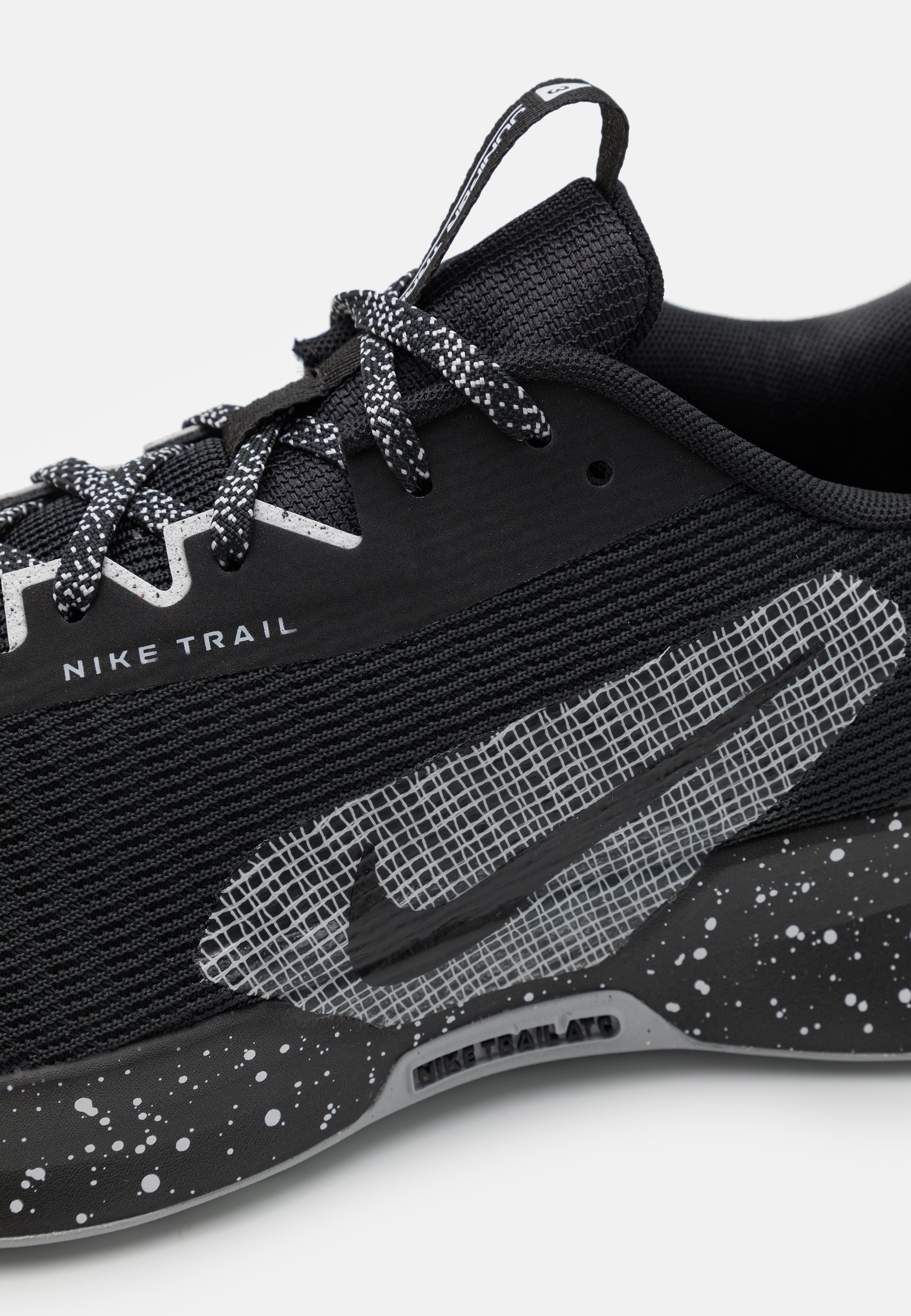 Nike Performance JUNIPER 3 - Trailrunningschoenen - zwart/wolfgrijs/photon dust