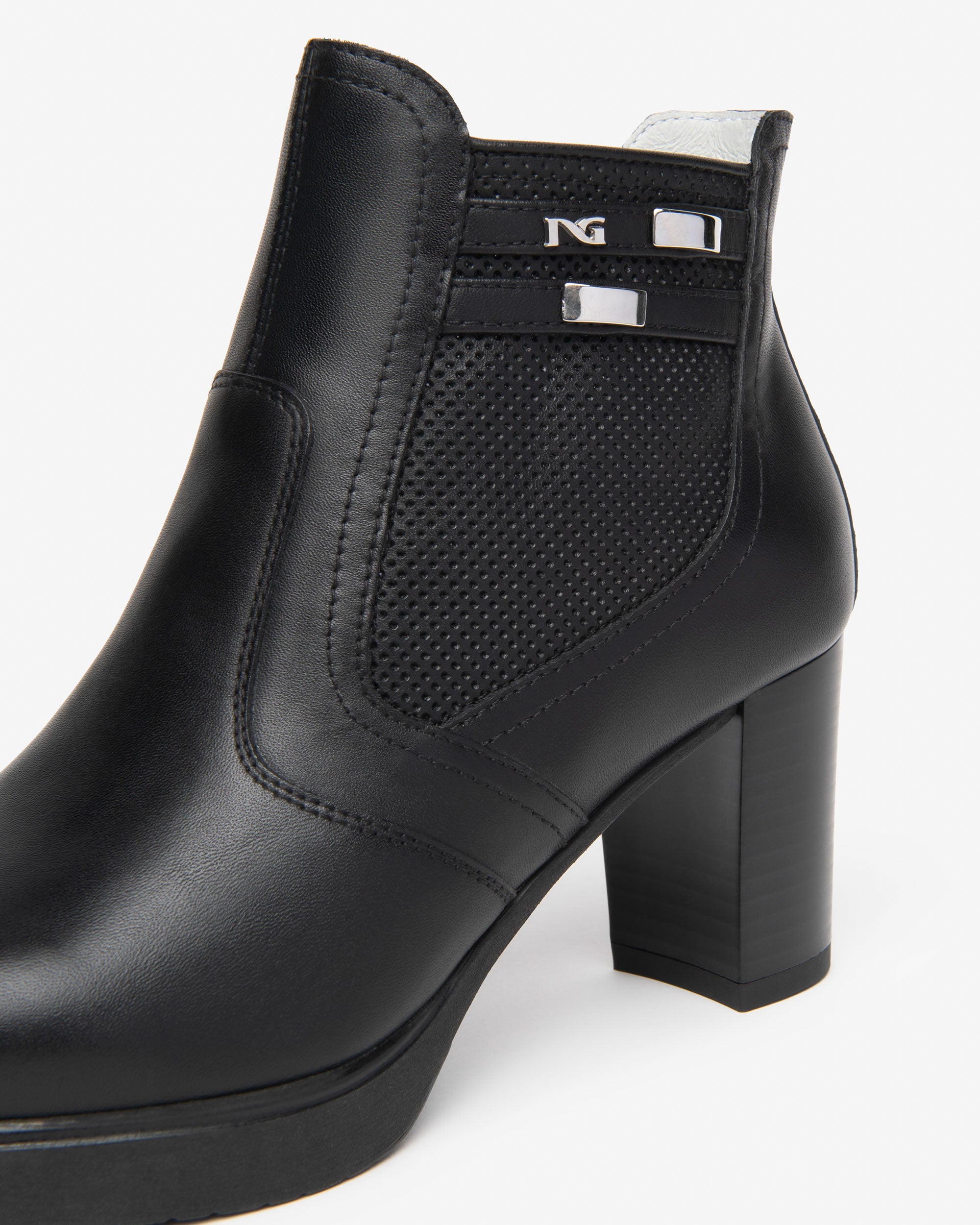  Damen-Ankle-Boots aus Leder