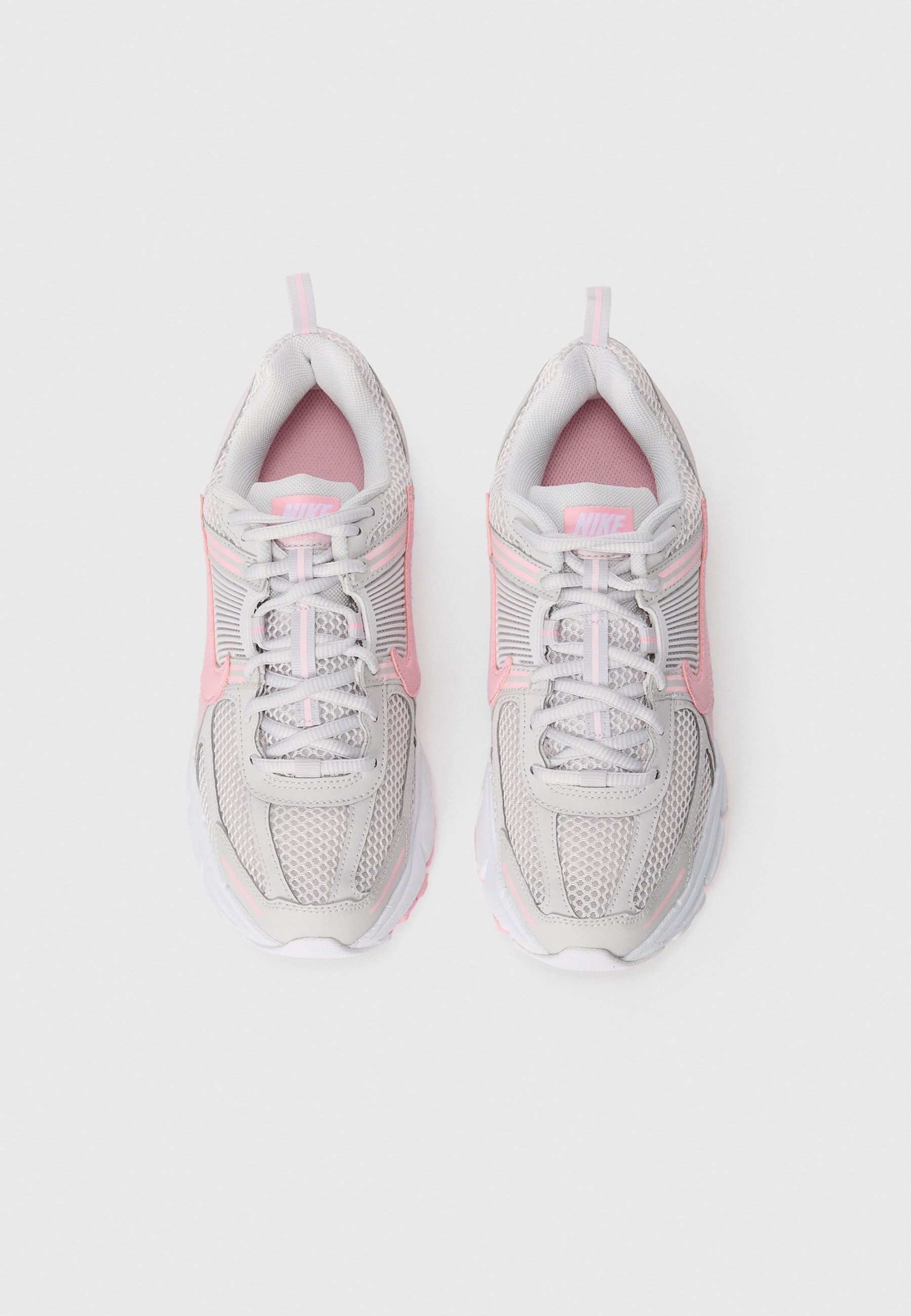 Tênis Nike Sportswear VOMERO 5 UNISSEX - Cinza escuro/rosa claro médio/branco