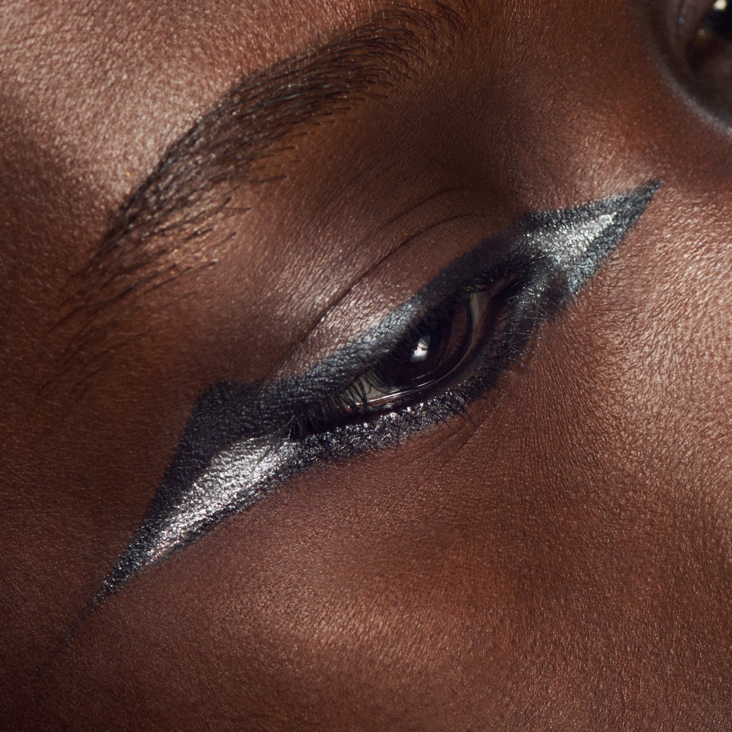 MAC Dazzleshadow šķidrās acu ēnas - 4,4 ml