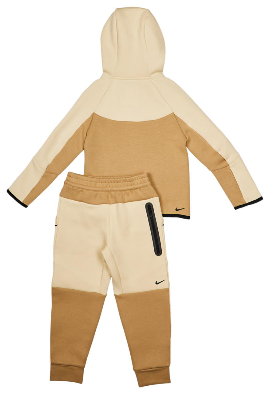 Nike Tech -väriblokki