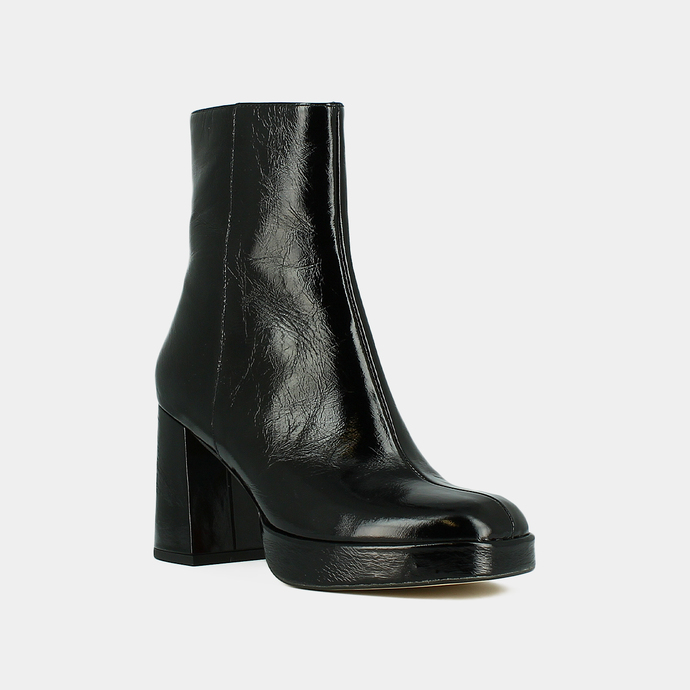 Boots à plateformes et bouts carrés  en cuir brillant noir