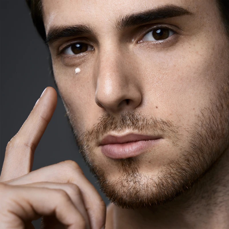 Shiseido Men Total Revitalizer acu viegls acu krēms