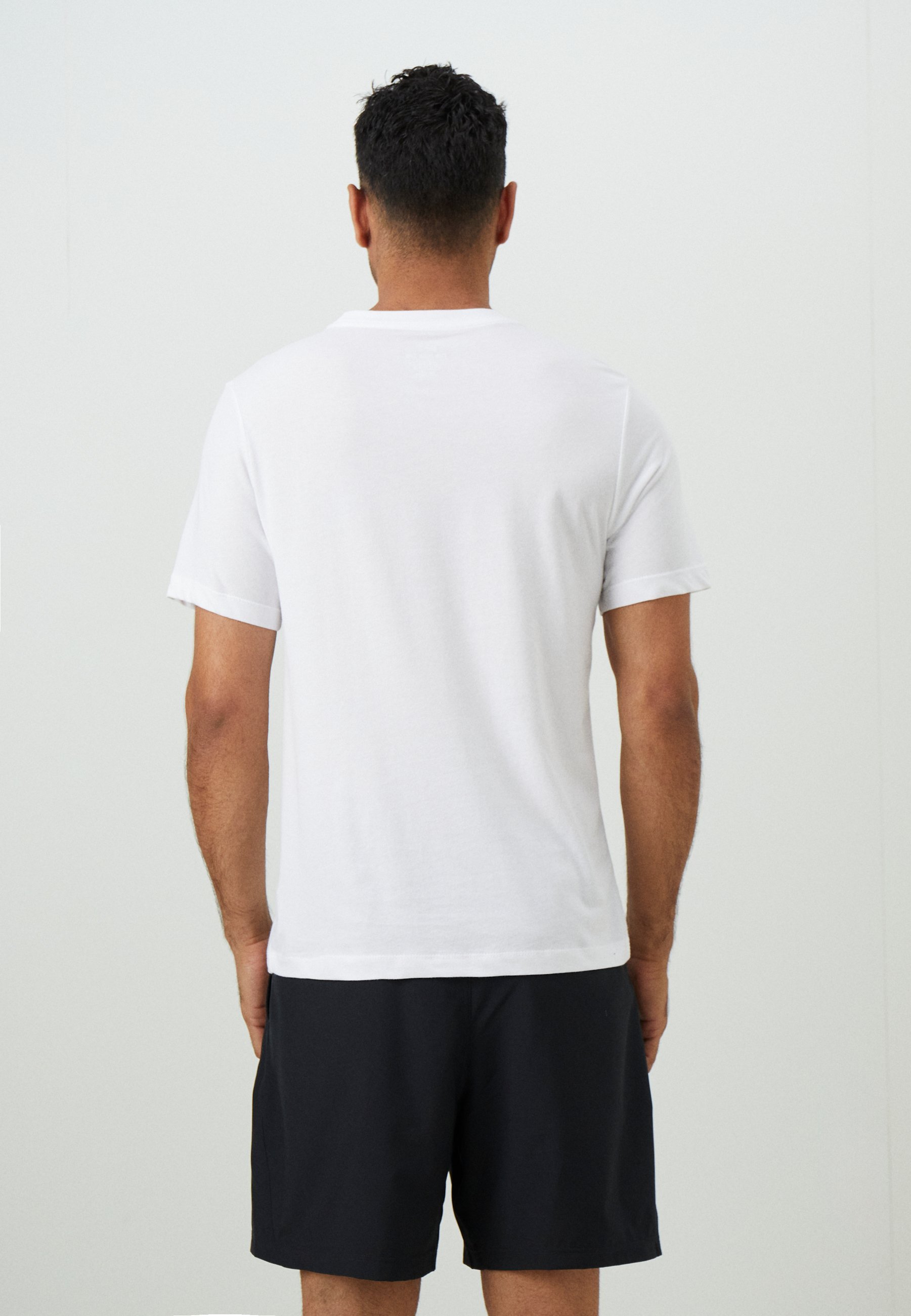 Nike Performance TEE FITNESS - Sport T-shirt - wit