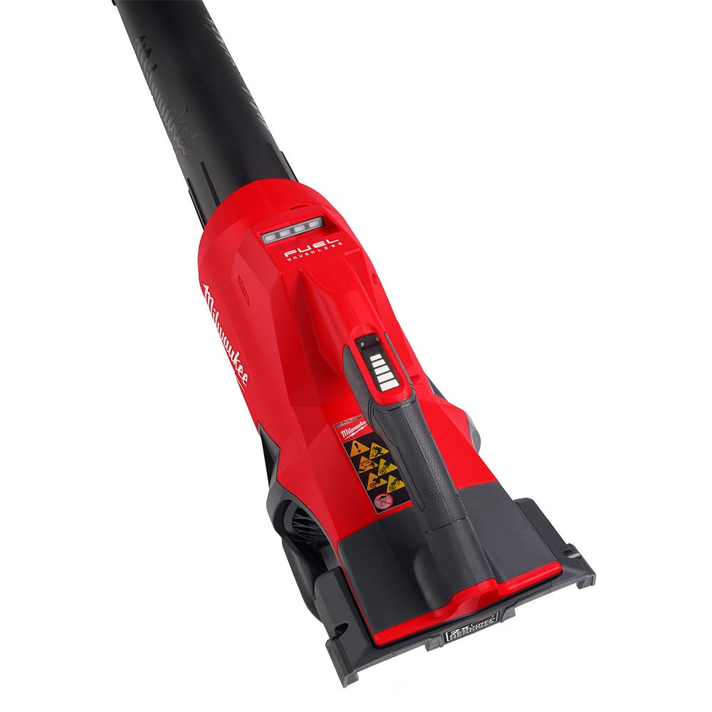 MILWAUKEE 18V FUEL™ Akku-Laubbläser mit zwei M18F2BL0 Akkus