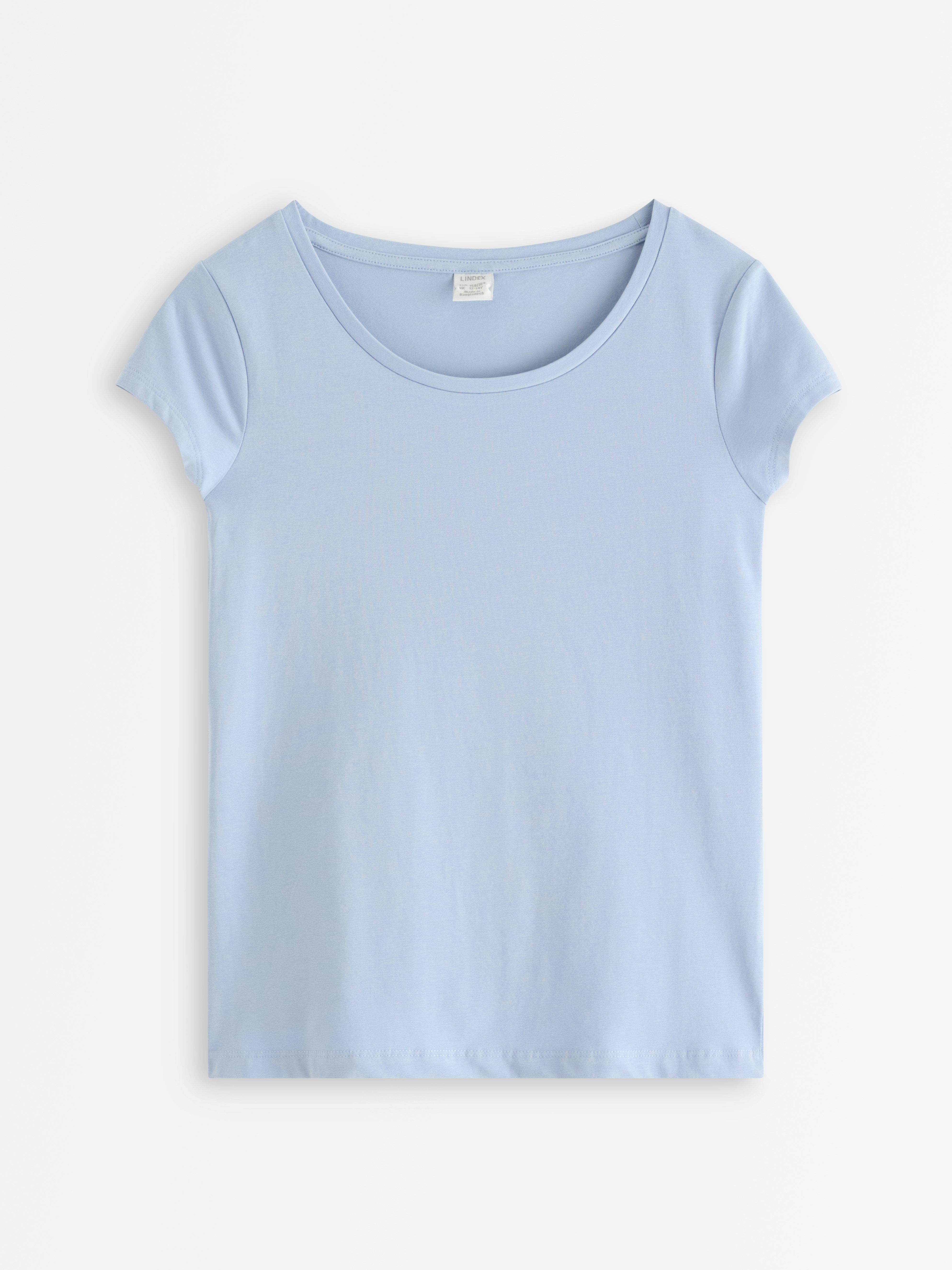 Top con mangas cortas azul claro