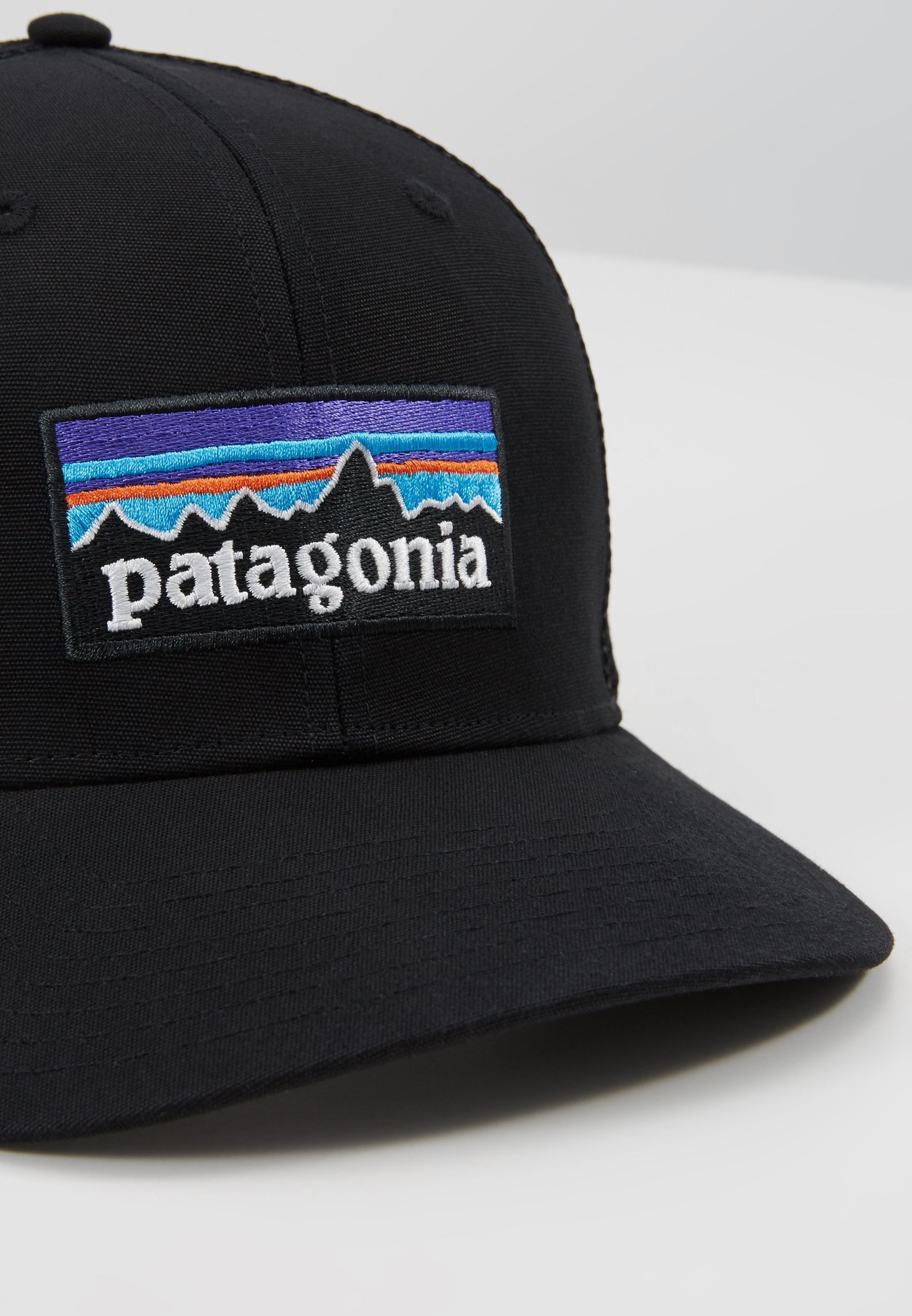Cappello da camionista Patagonia P-6 LOGO UNISEX - Berretto - nero