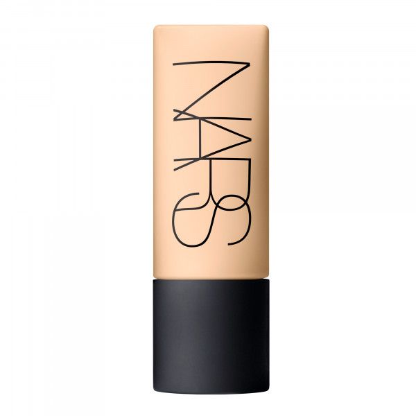 Jemný matný kompletný make-up Luxusné make-upy