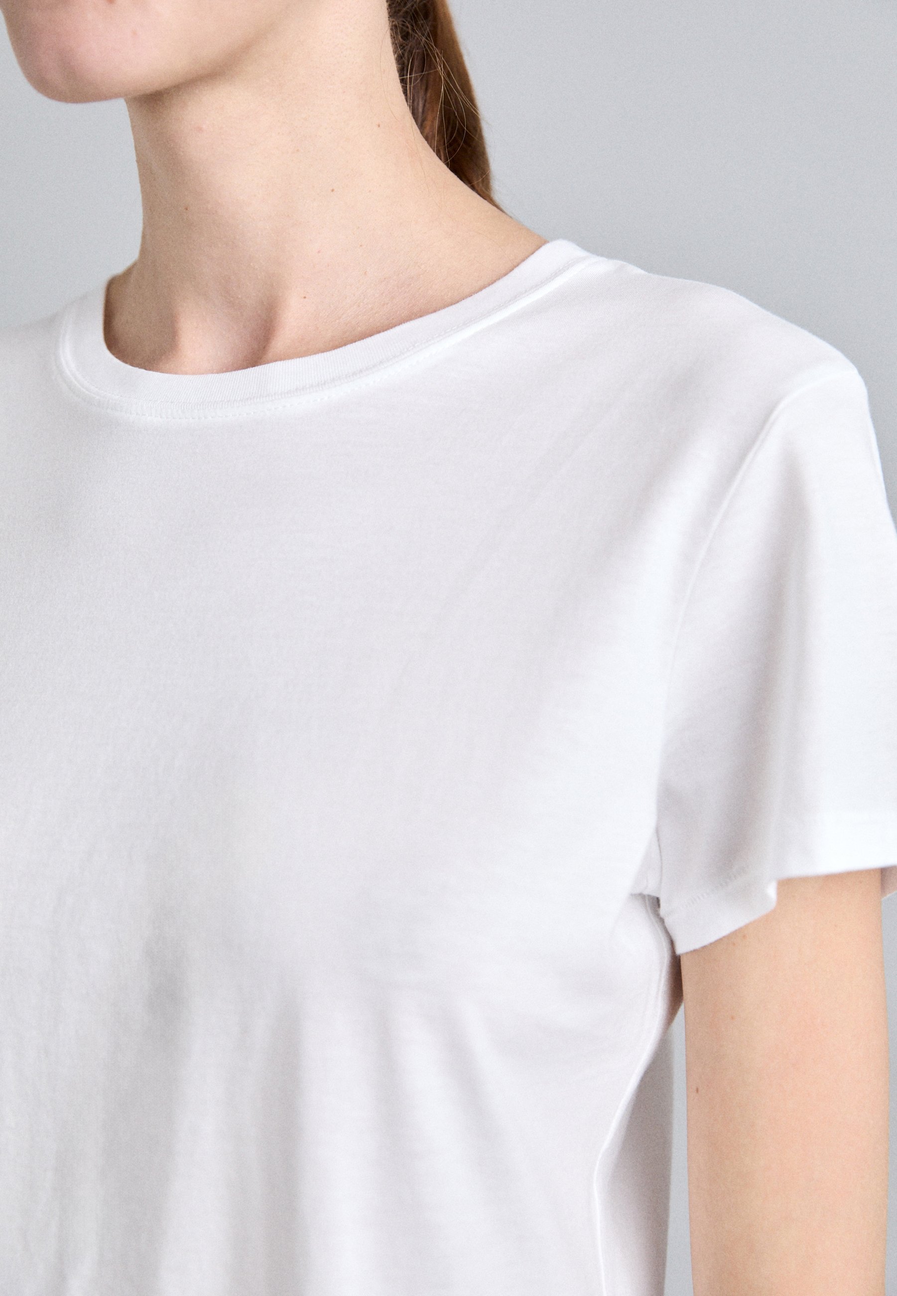 FRAME BABY TEE - Základní tričko - white