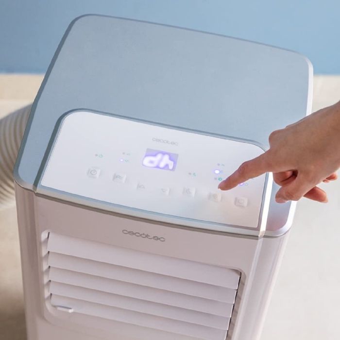 Aire acondicionado portátil Cecotec ForceClima 7100 con control remoto, silencioso, 7000 BTU, pantalla LED, 4 modos, 2 velocidades.