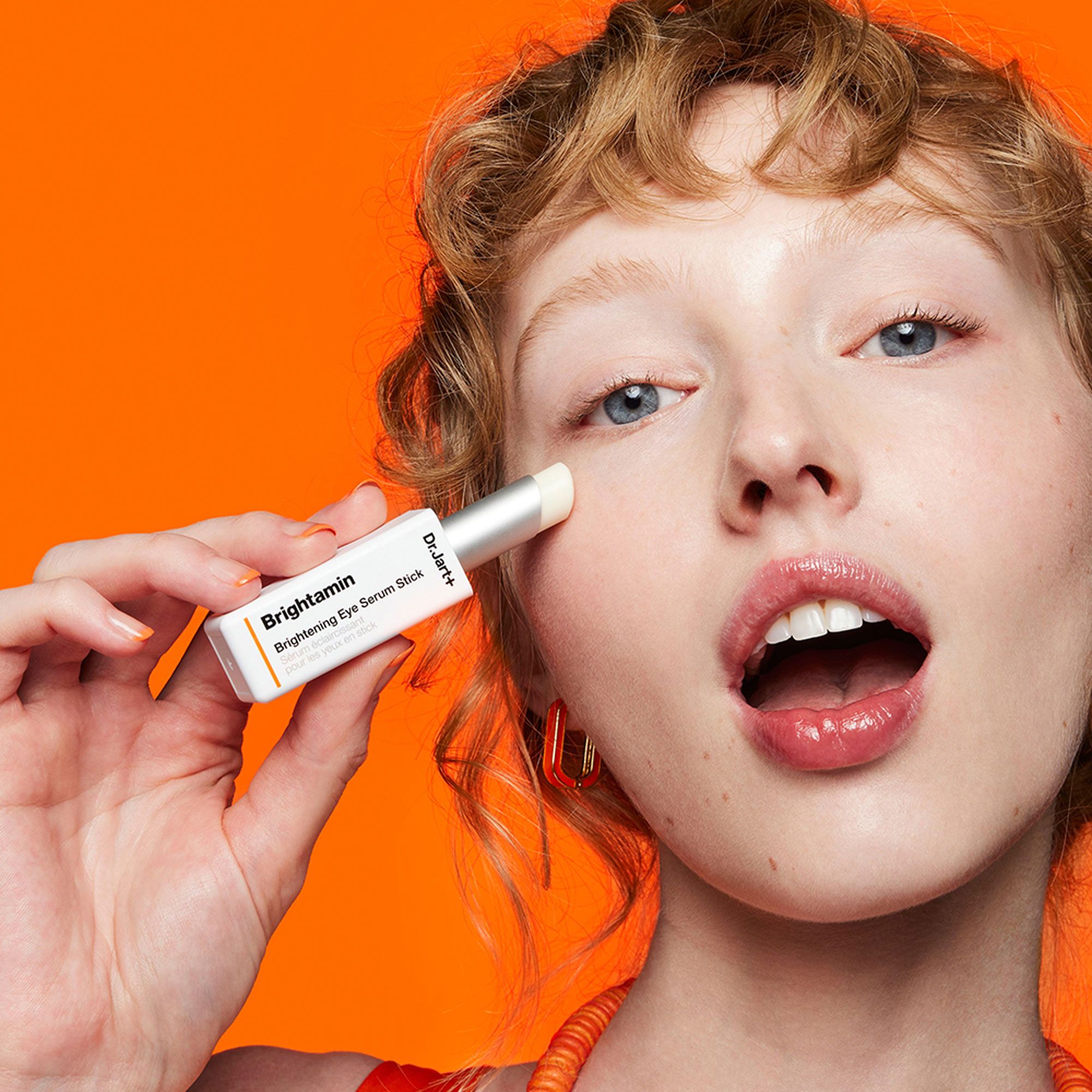Brightamin serum za posvjetljivanje očiju u stiku Luksuzni kontur oko očiju