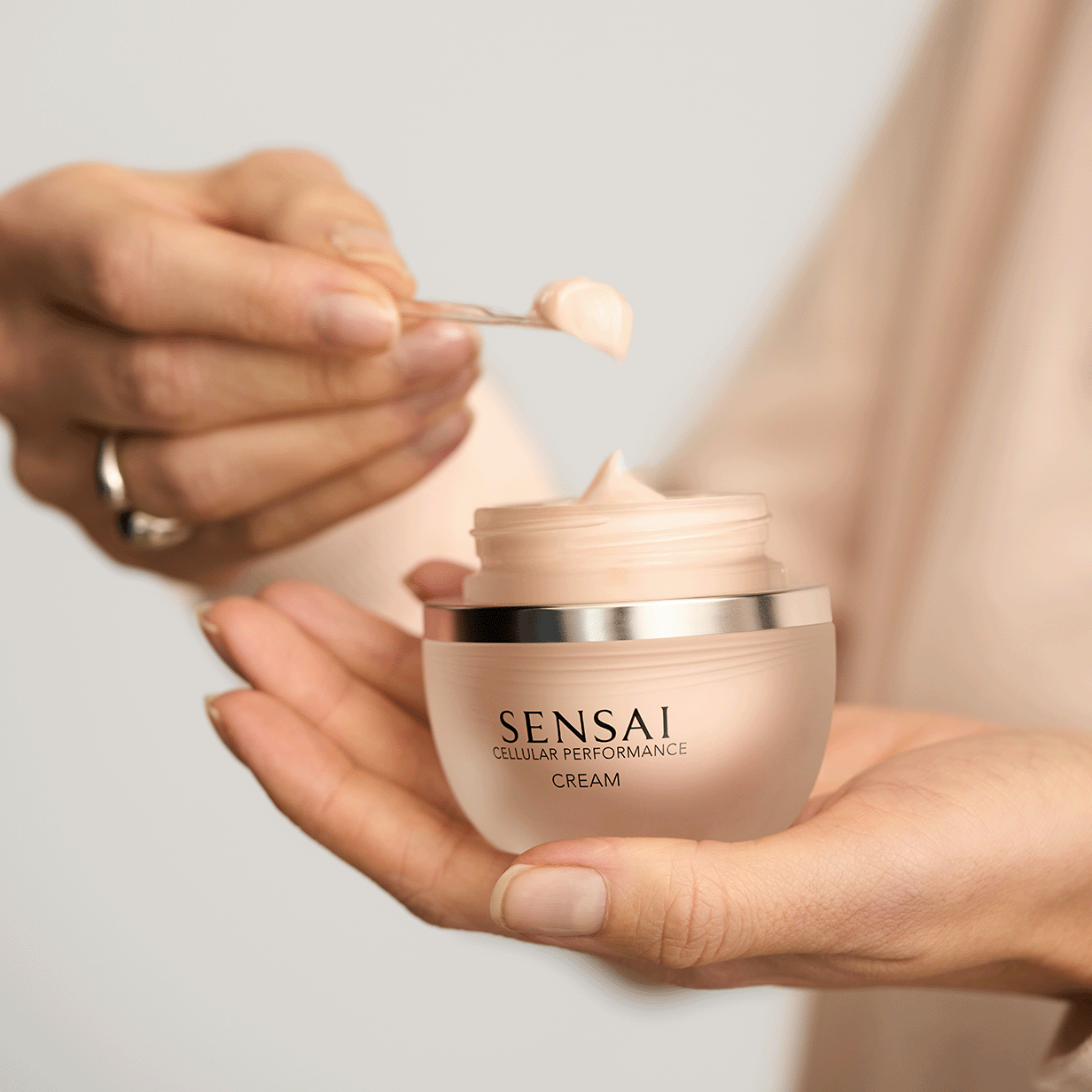 Cellular Performance Cream mitrinošais krēms Grezni mitrinoši un barojoši krēmi