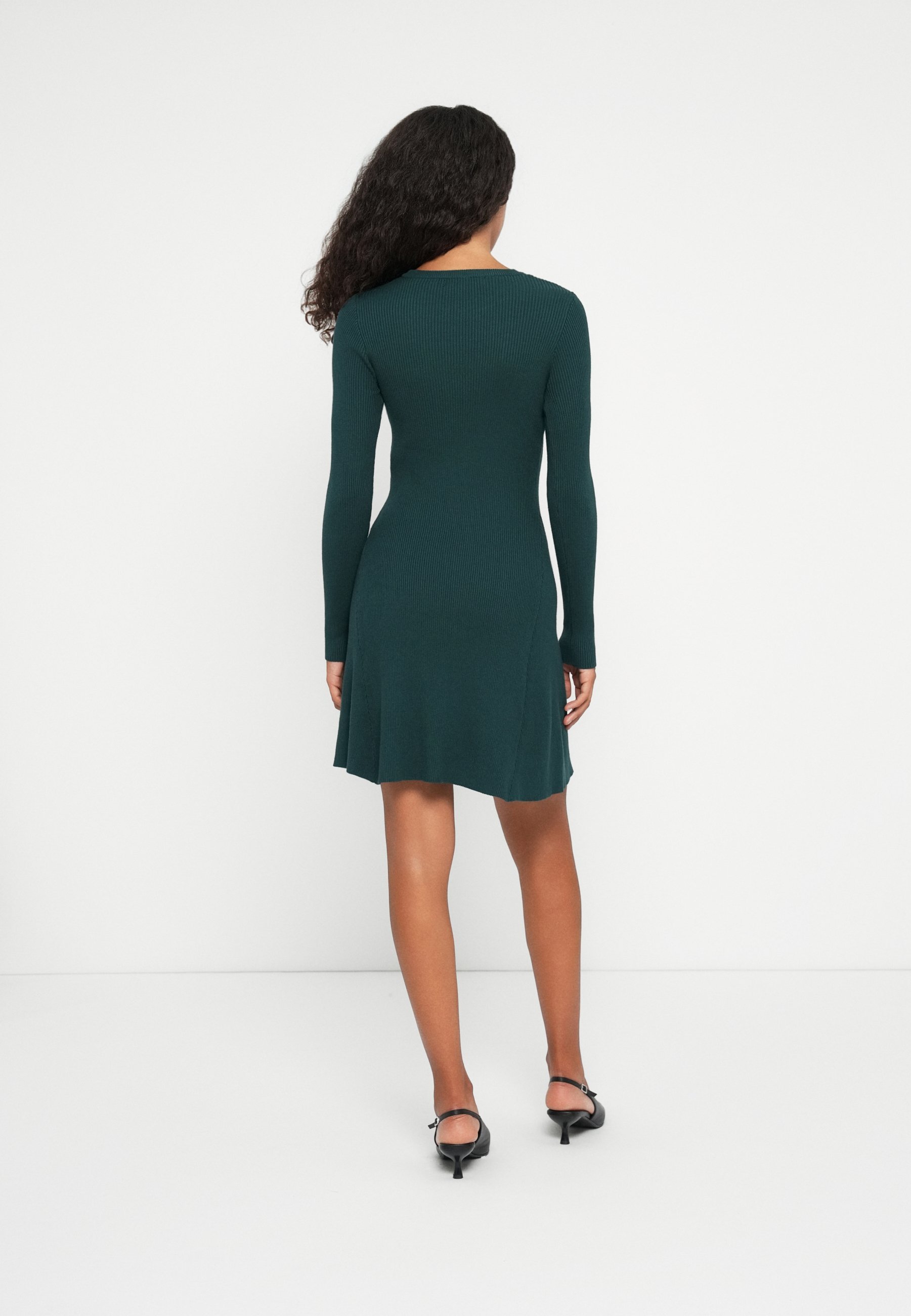 Vero Moda VMJUNO O NECK SKATER DRESS - Svetrové šaty - black
