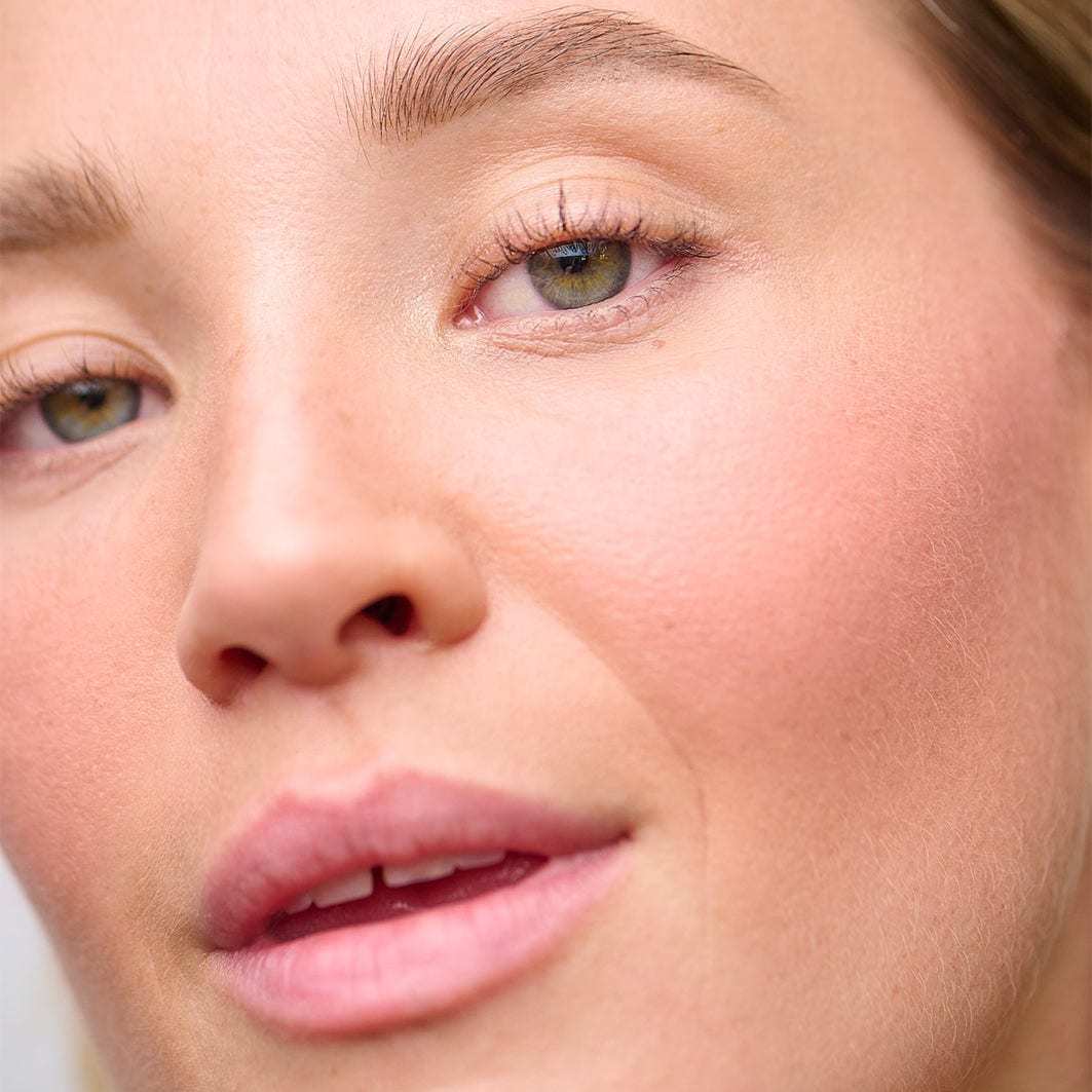 Kess Berlin Blush Blush & Glow Duo Stick - 11 g