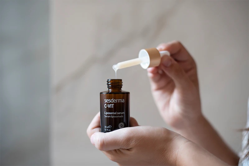 Sesderma C-Vit Liposomal Serum – liposominis serumas, skaistinantis veido odą.