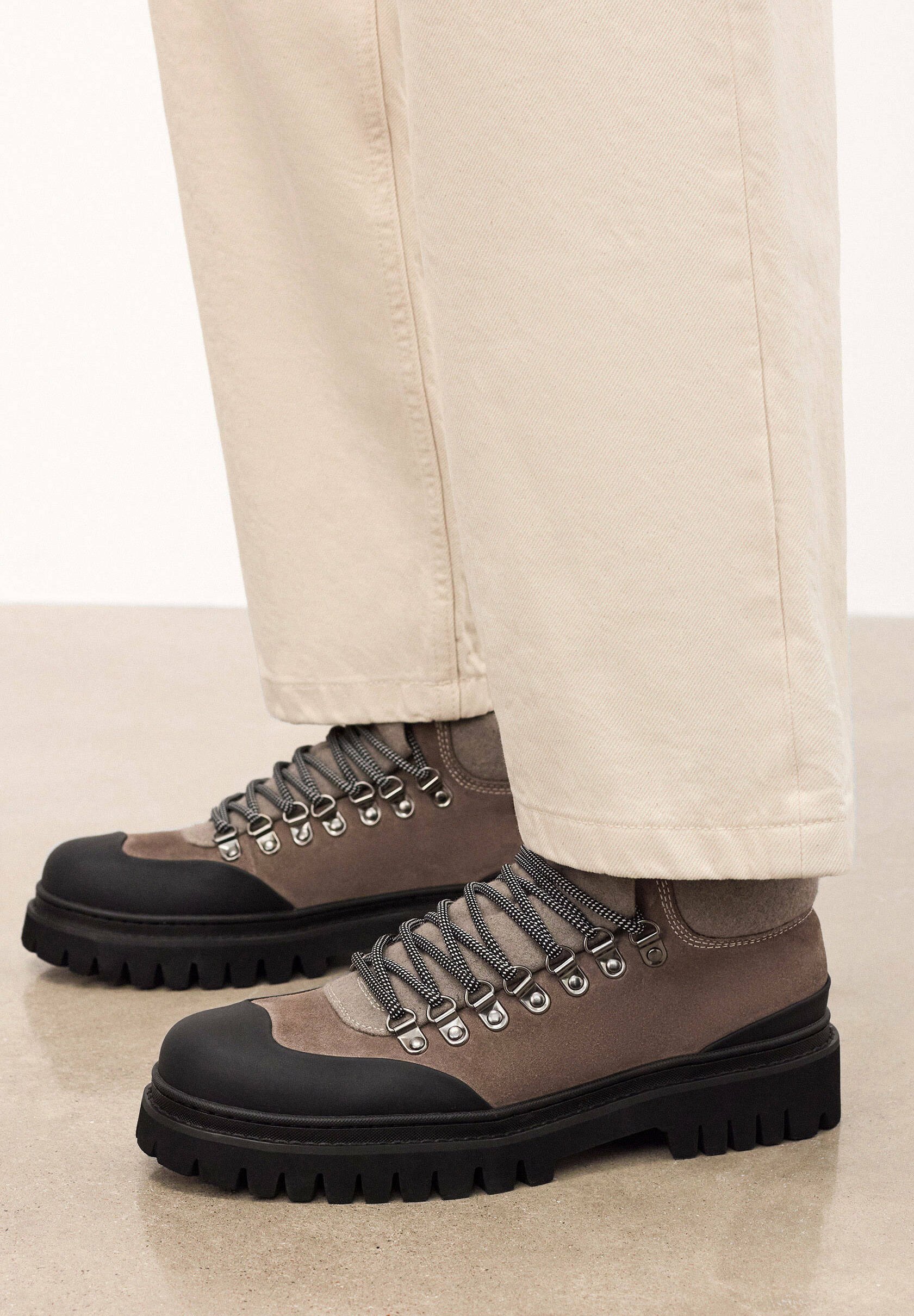 Stivaletti stringati Kazar - color kaki