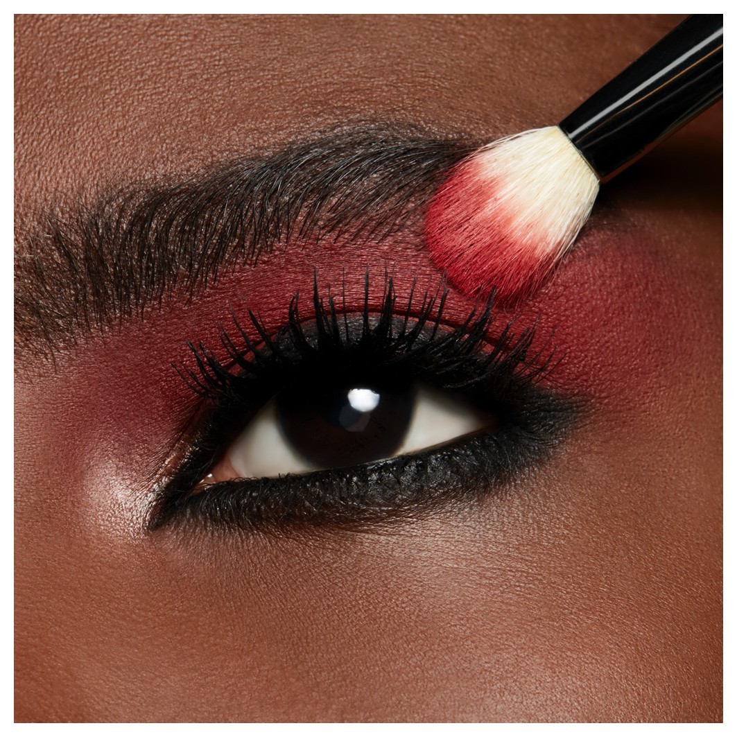 MAC sjenilo za oči u prahu Kiss Soft mat sjenilo za oči - 1,5 g