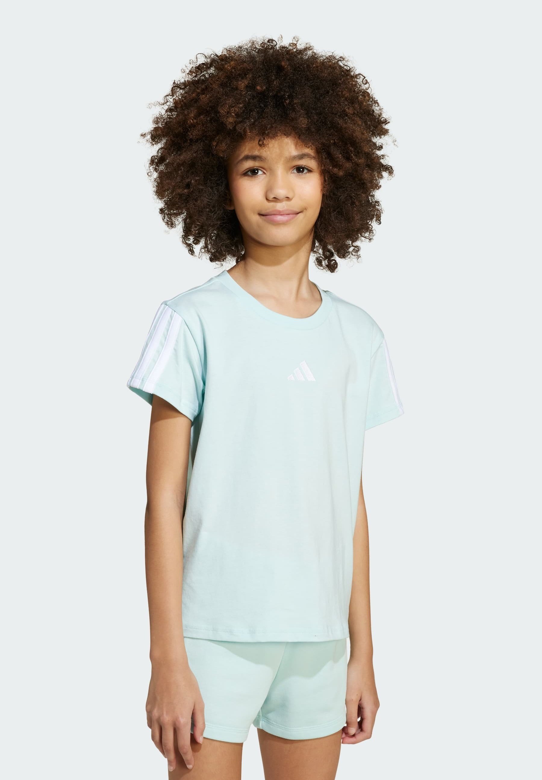 adidas Sportswear ESSENTIALS TEE - Printitud T-särk - hall mint white