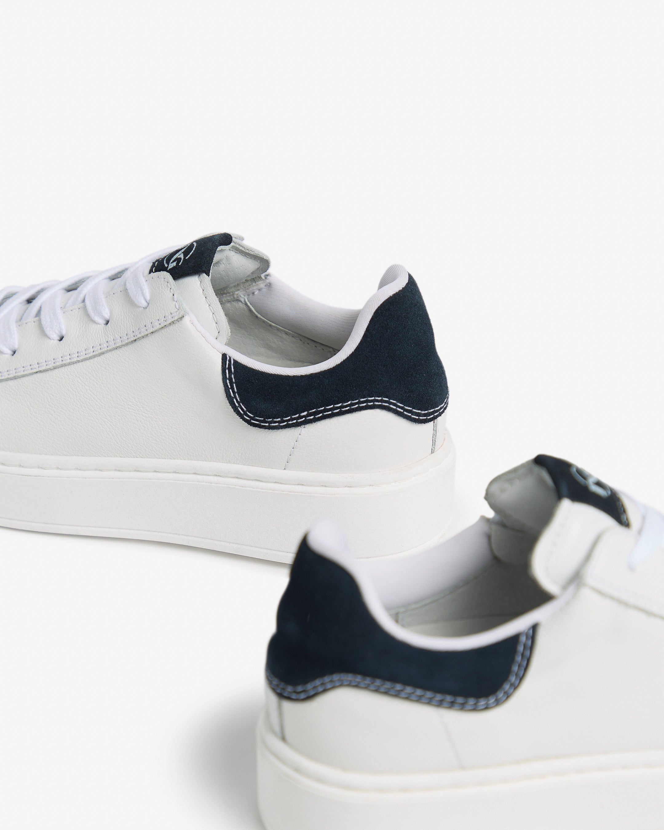  Sneaker aus Leder und Wildleder für Jungen im Teenageralter