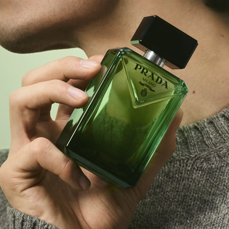 Frasco recarregável Prada Paradigme Eau de Parfum para homens