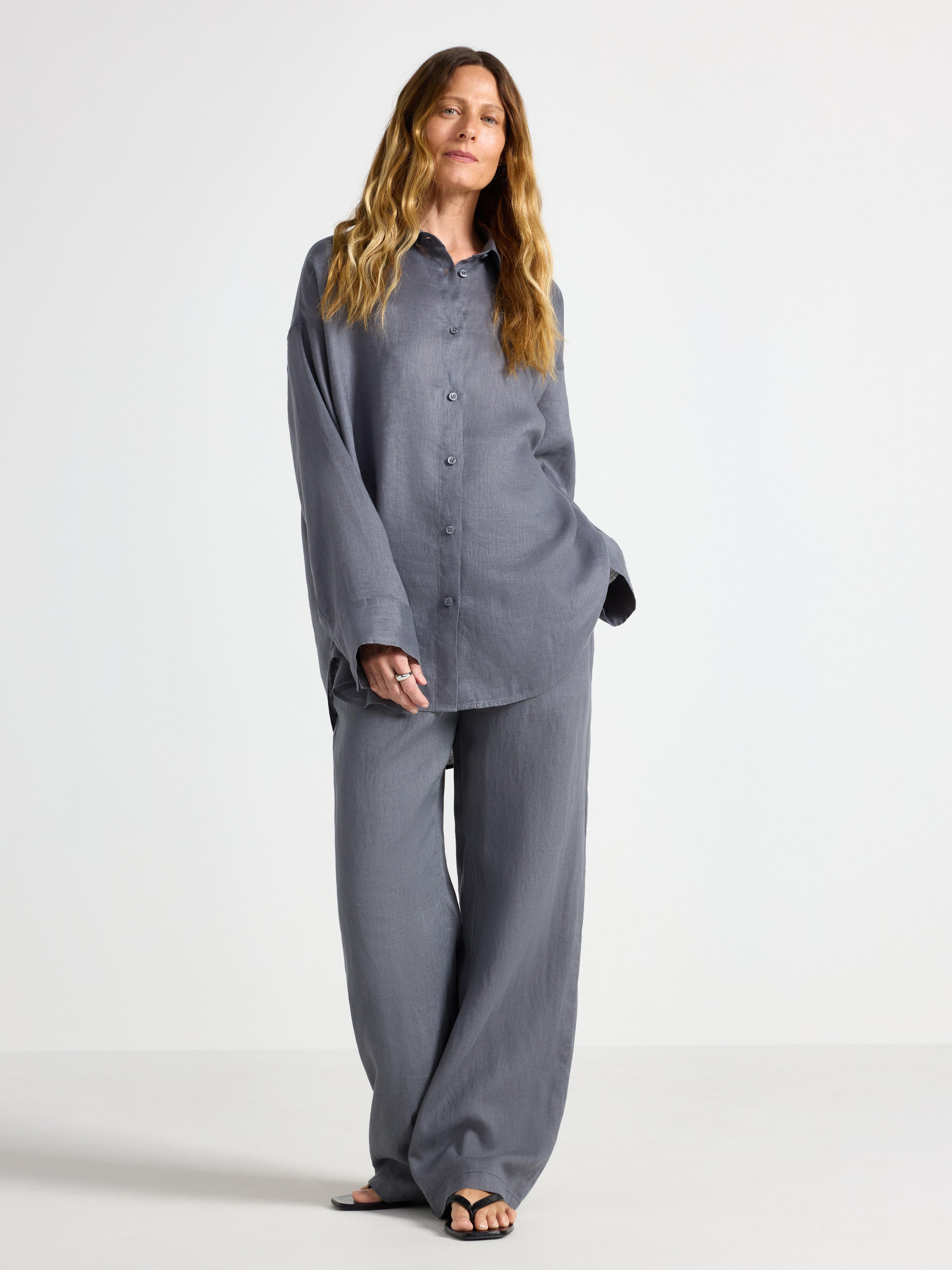 Camisa oversized em linho cinza