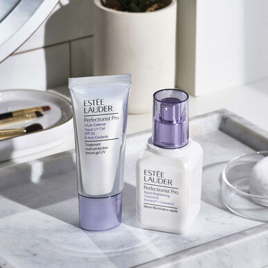 Estee Lauder Perfectionist Pro Multi-Defense Aqua UV -geeli Ryppyjä ja epätasaisuuksia sekä finnejä vähentävä geeli 1 kpl 1 kpl
