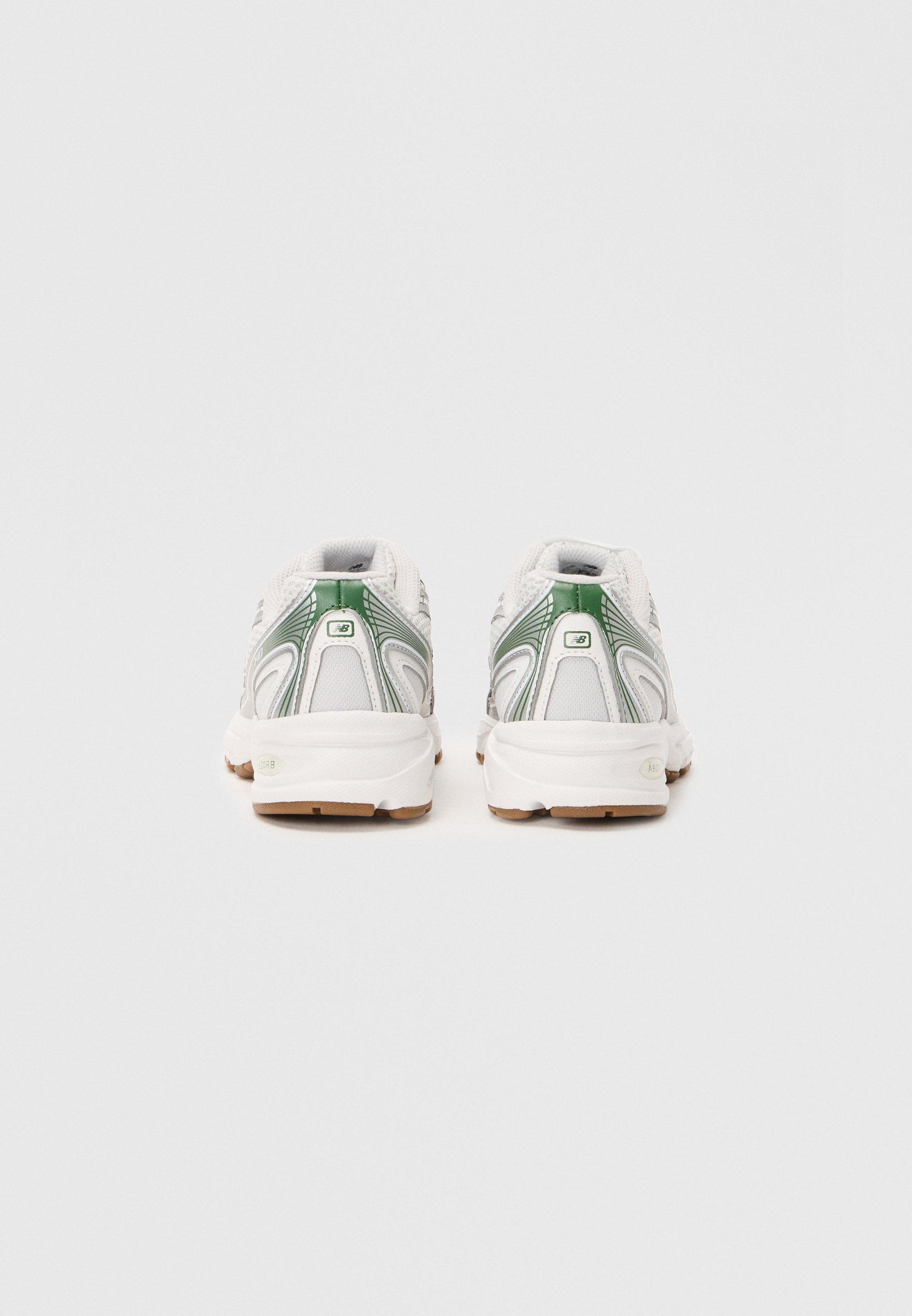 New Balance 740 - Sneakers - zilverkleurig metallic