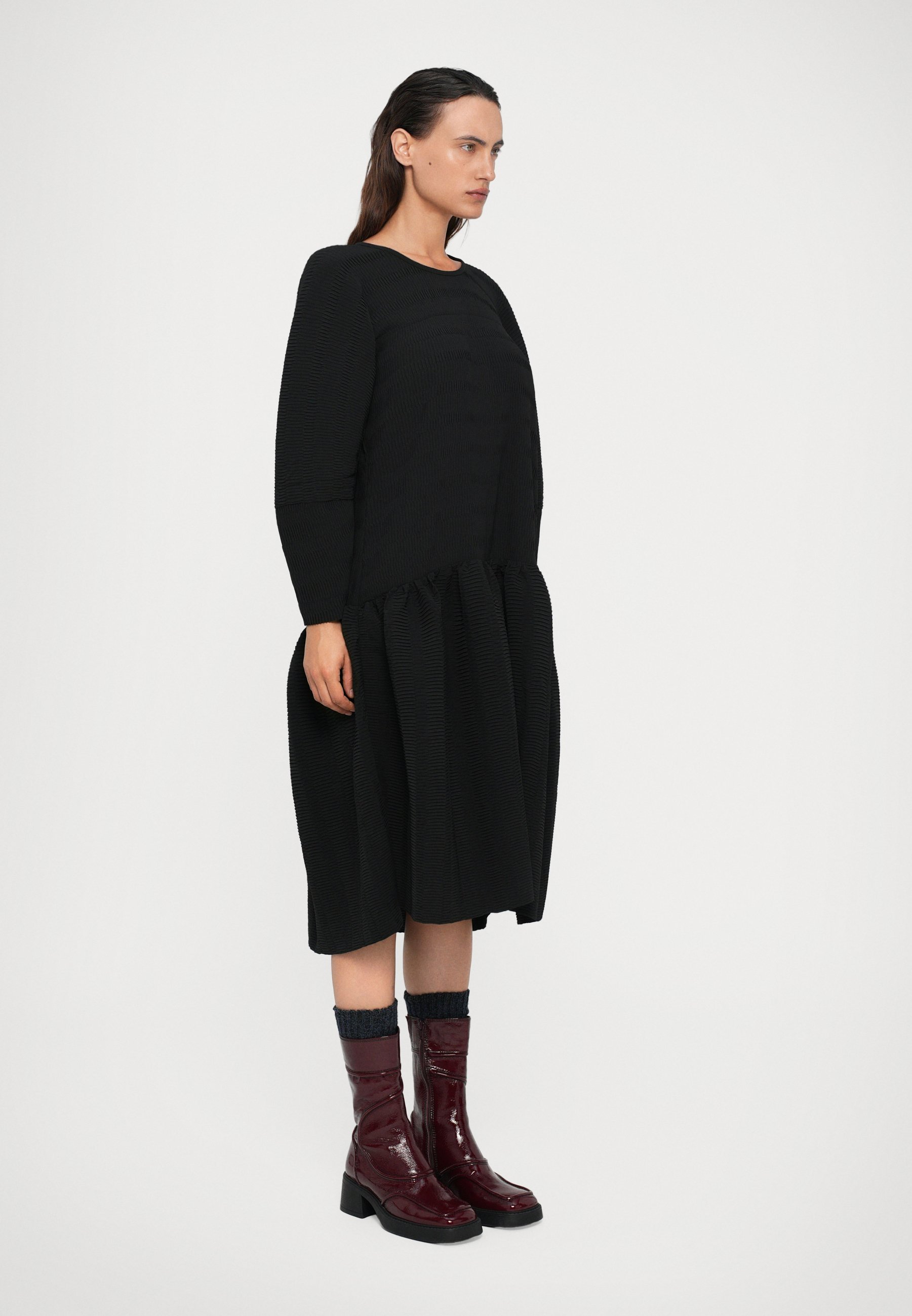 Henrik Vibskov HILLY PLEATED DRESS - Vapaa-ajan mekko - black