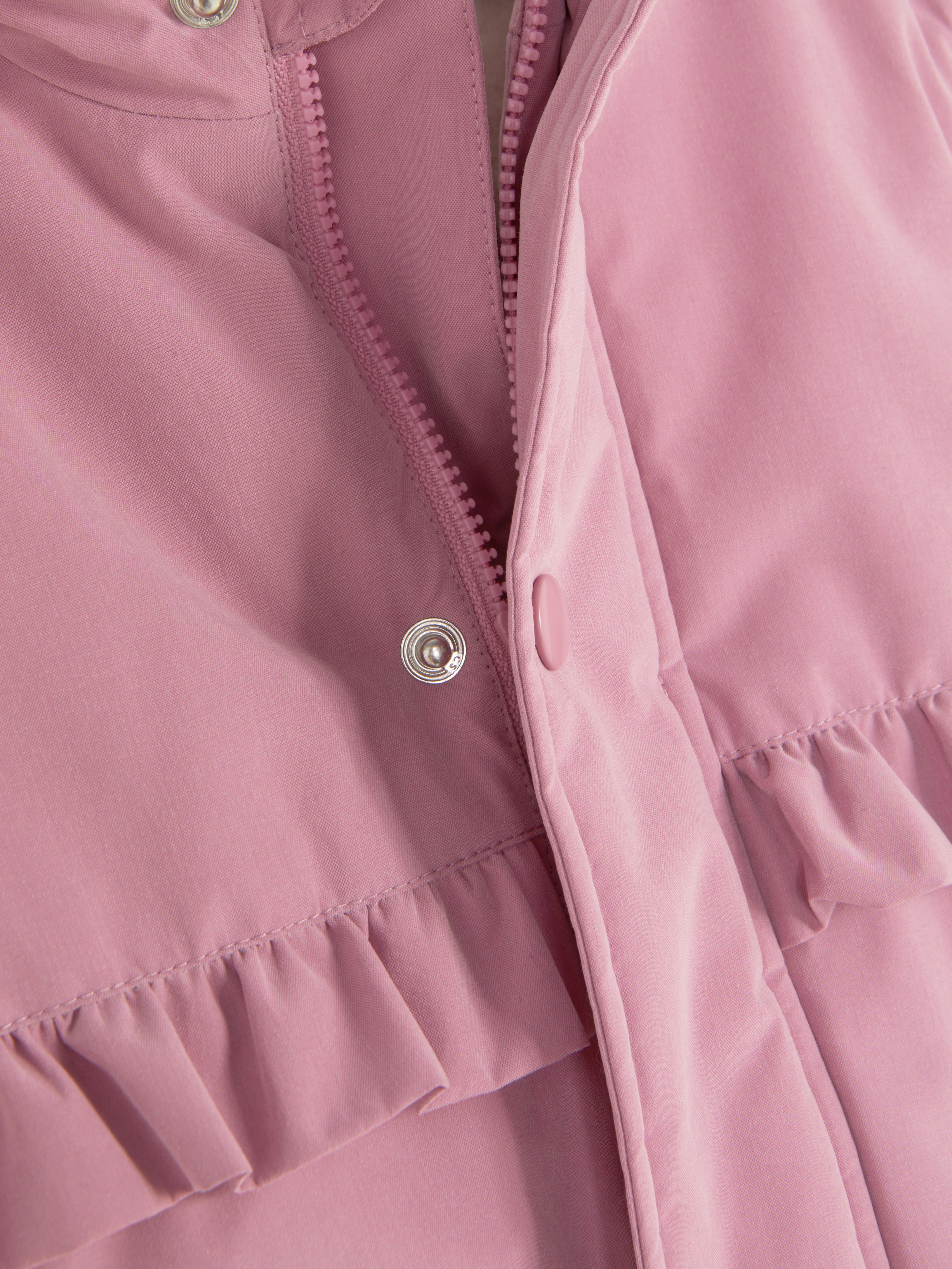 Parka din blană artificială. Parka frumoasă cu glugă căptușită cu blană artificială, închidere frontală și buzunare laterale pentru un stil autentic de exterior.