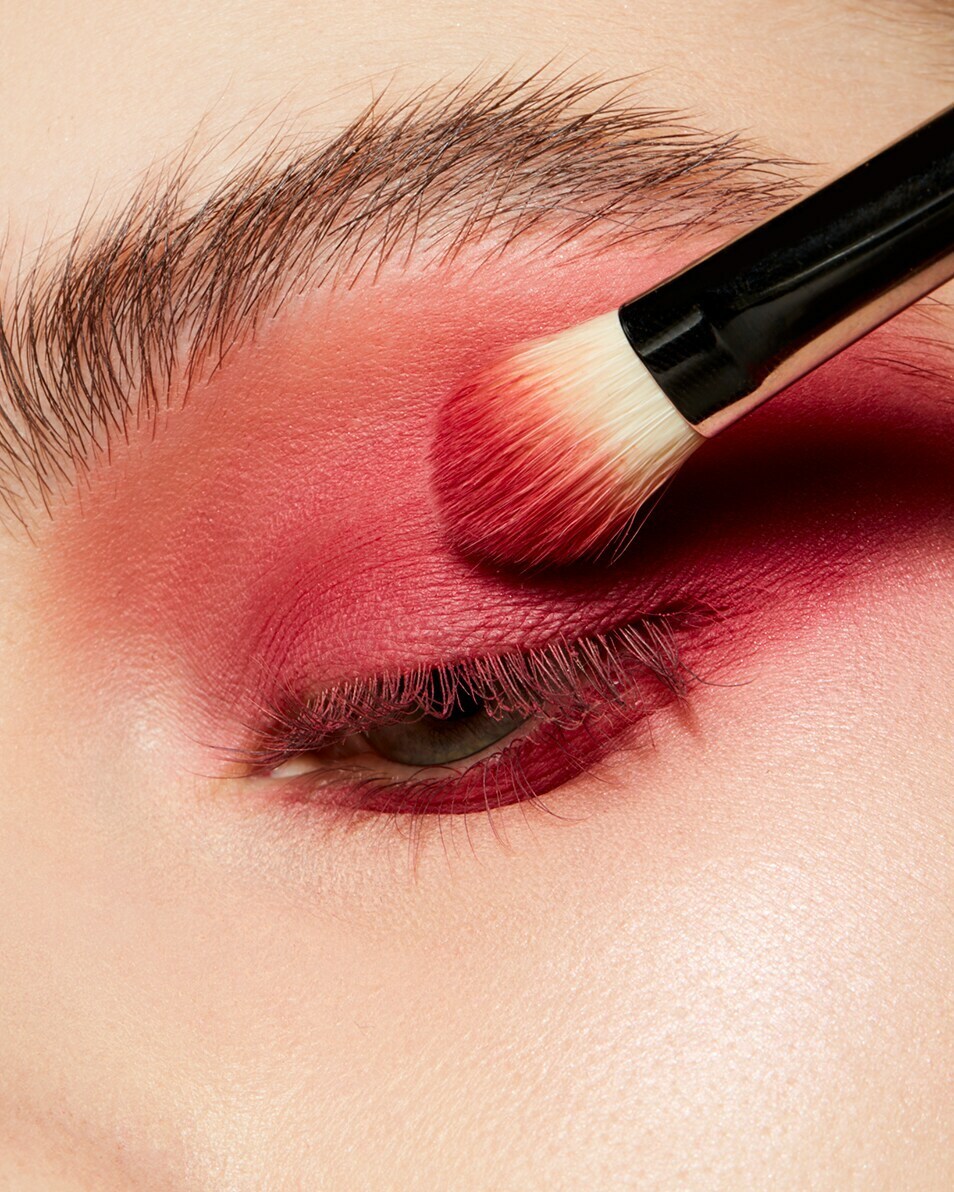 Fard de pleoape MAC POWDER KISS SOFT MATTE - efect de estompare