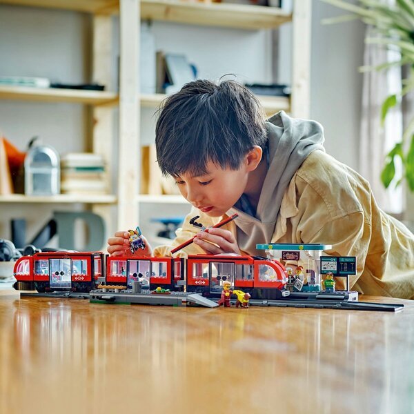 LEGO City 60423 Stadstram en Station<br>