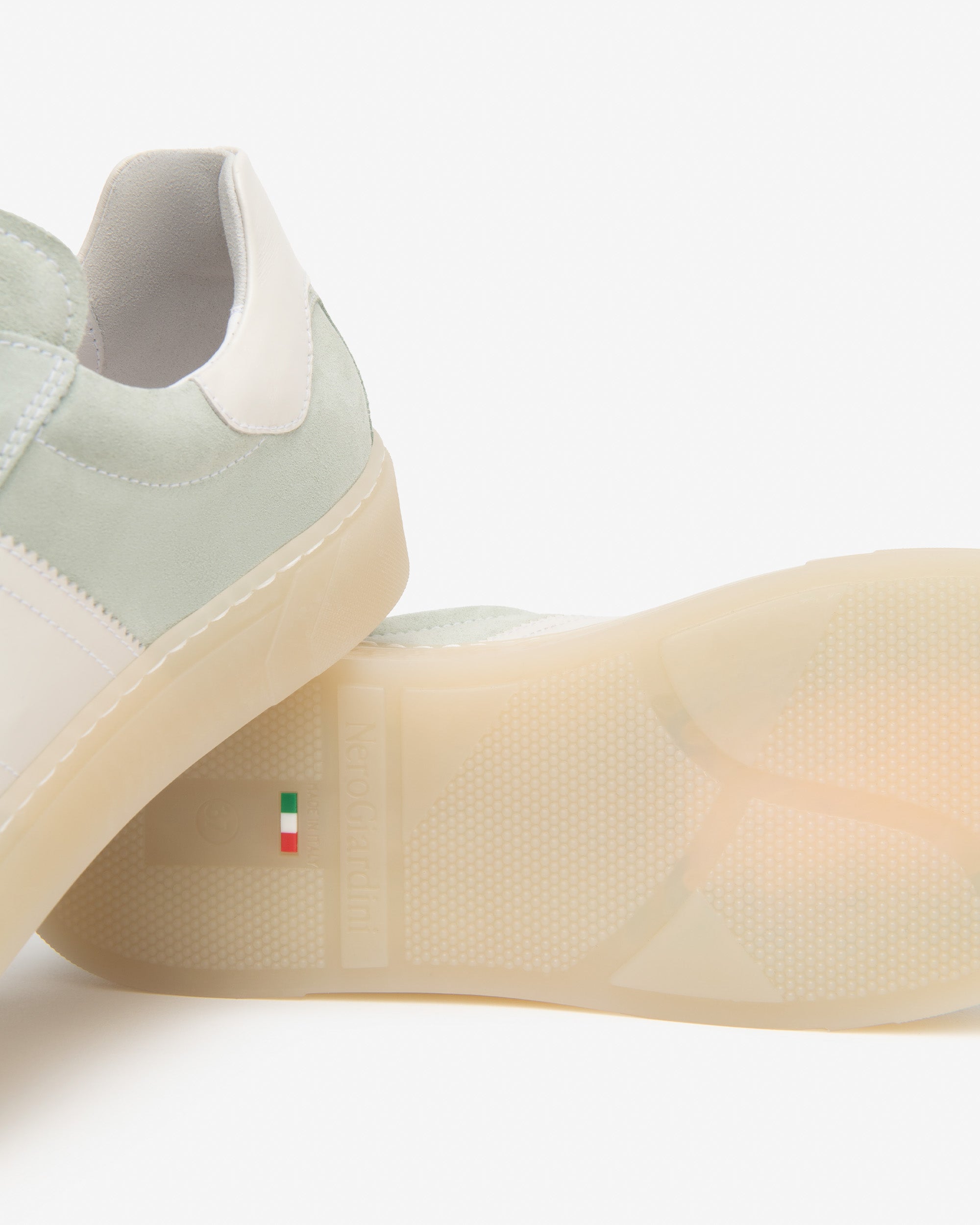 Damen-Sneaker aus Wildleder und Leder