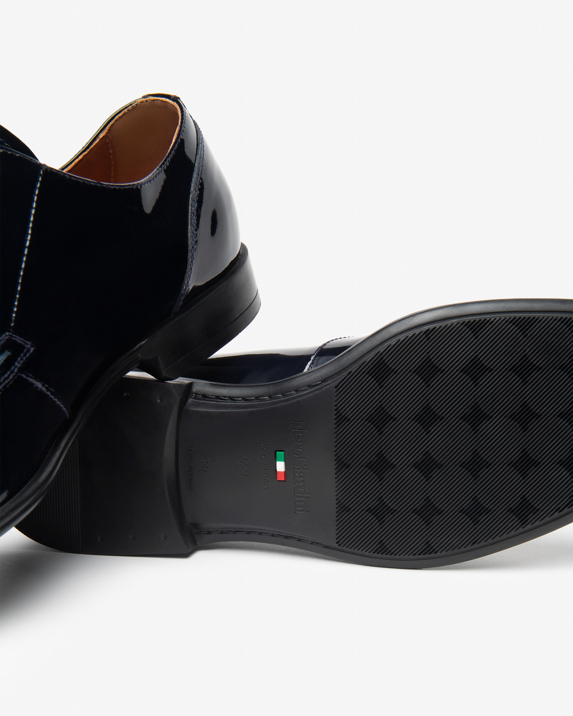 Herren-Schnürschuhe aus Lackleder