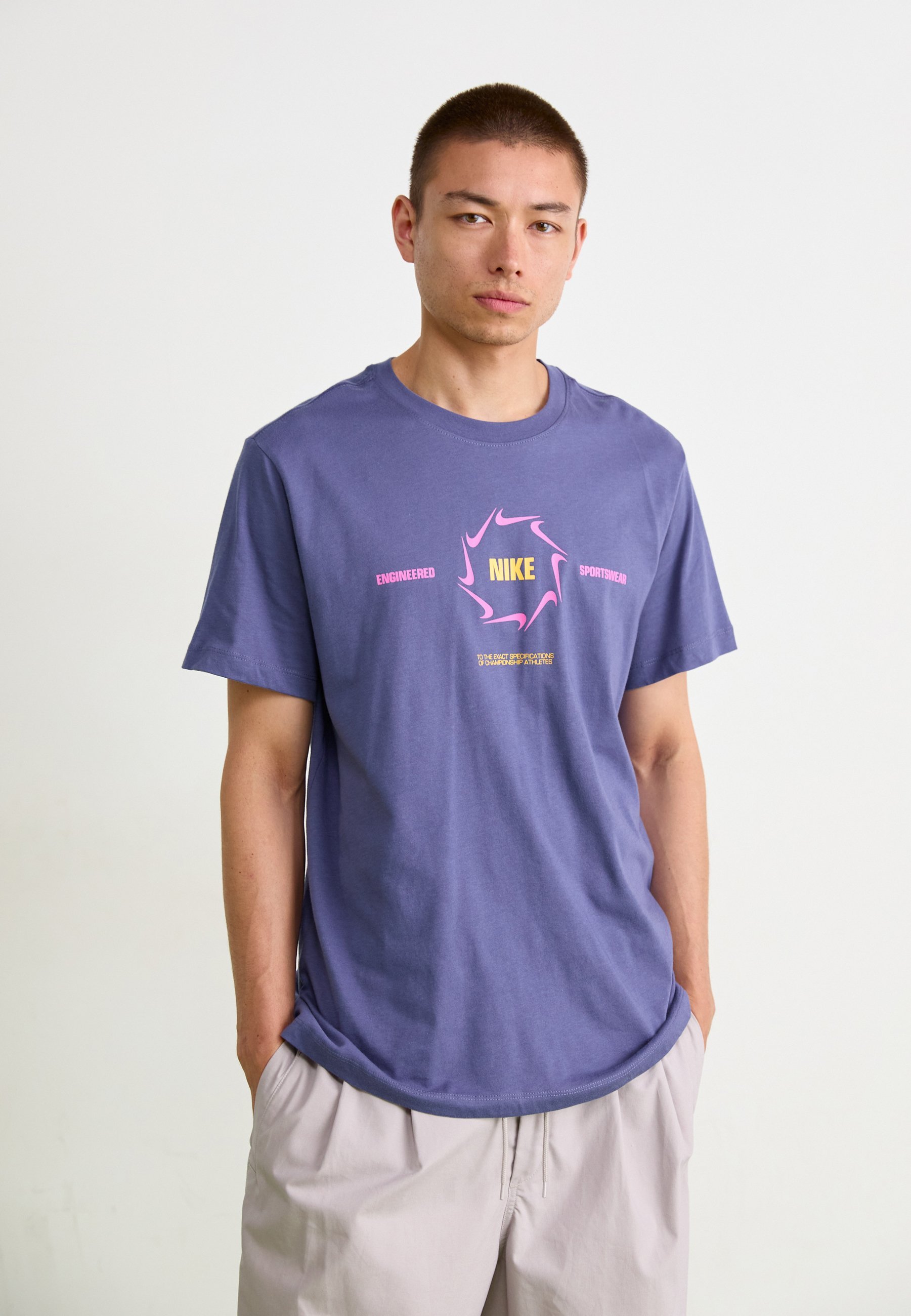 Nike Sportswear T-shirt - T-shirt met print - geschuurd paars