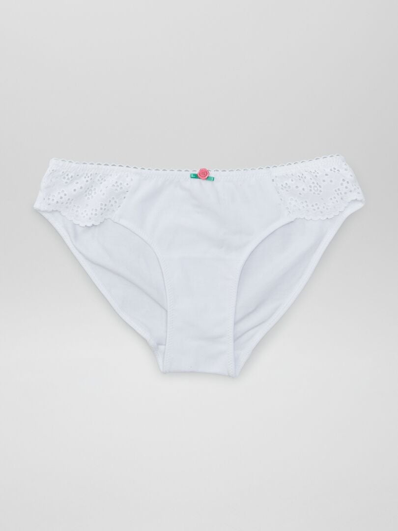 Cueca com bordado inglês - branca