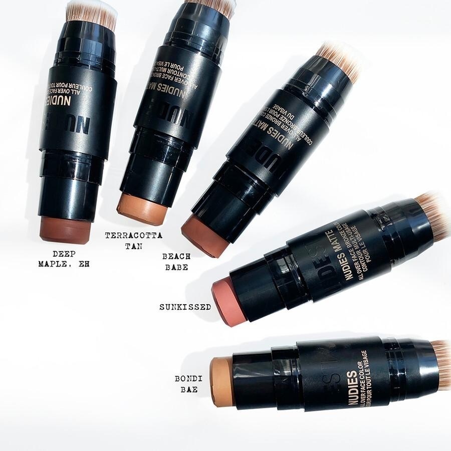 Matný bronzer Nudestix Nudies na celú tvár - 2,8 g