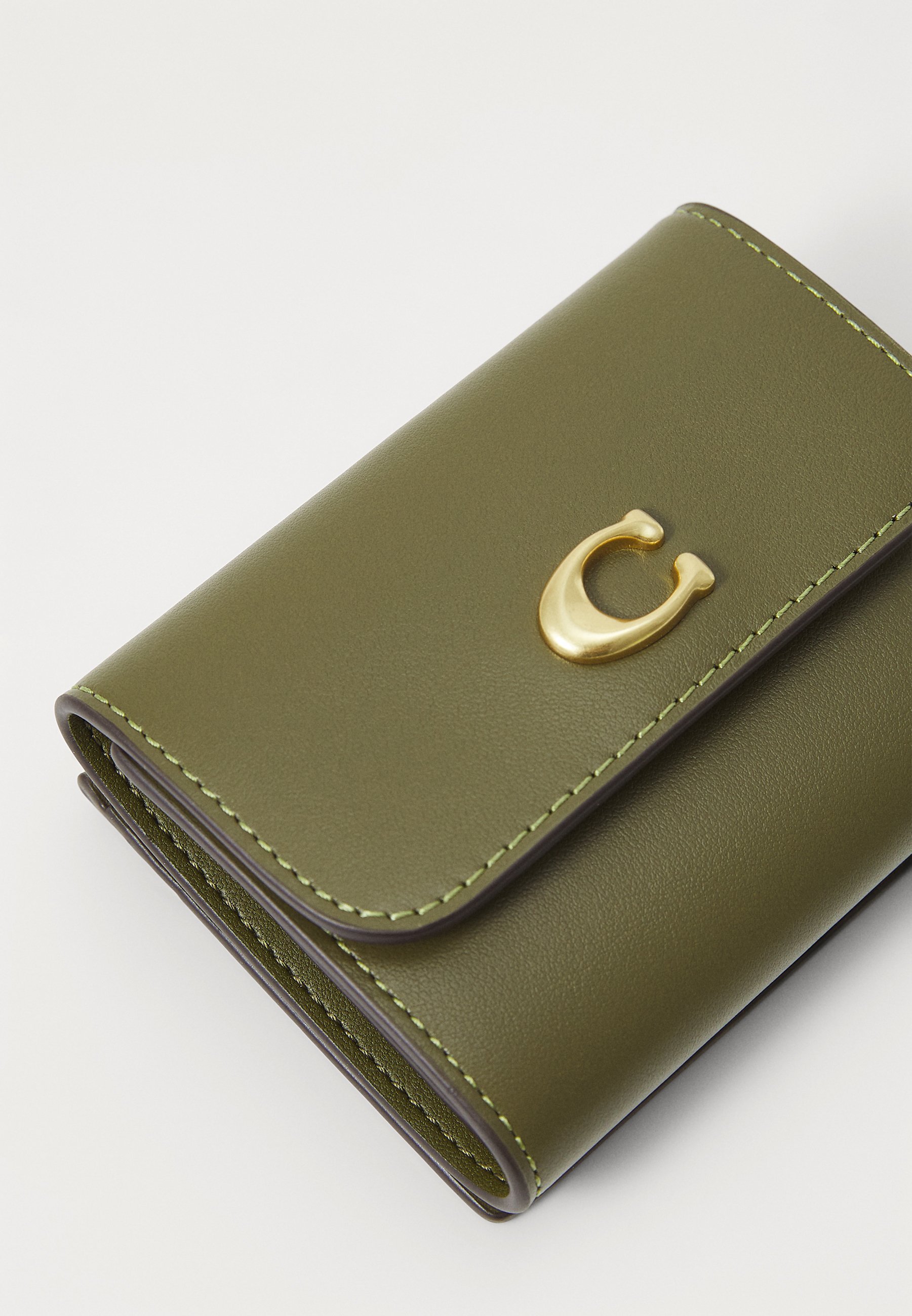 PENĚŽENKA COACH ESSENTIAL CARD HOLDER - Peněženka - olivová