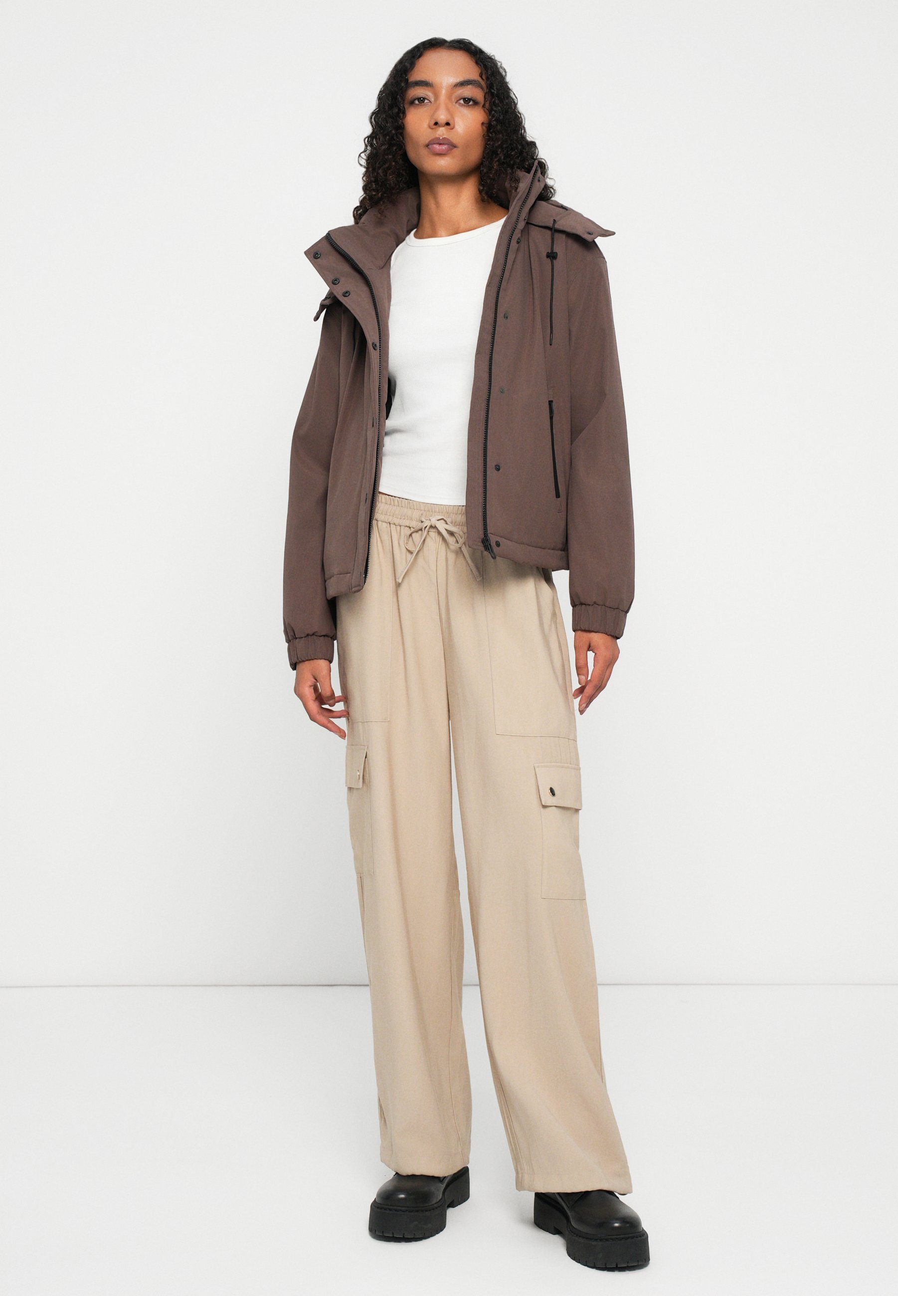 Veste d'hiver matelassée en denim TOM TAILOR - Veste d'hiver - marron chocolat doux