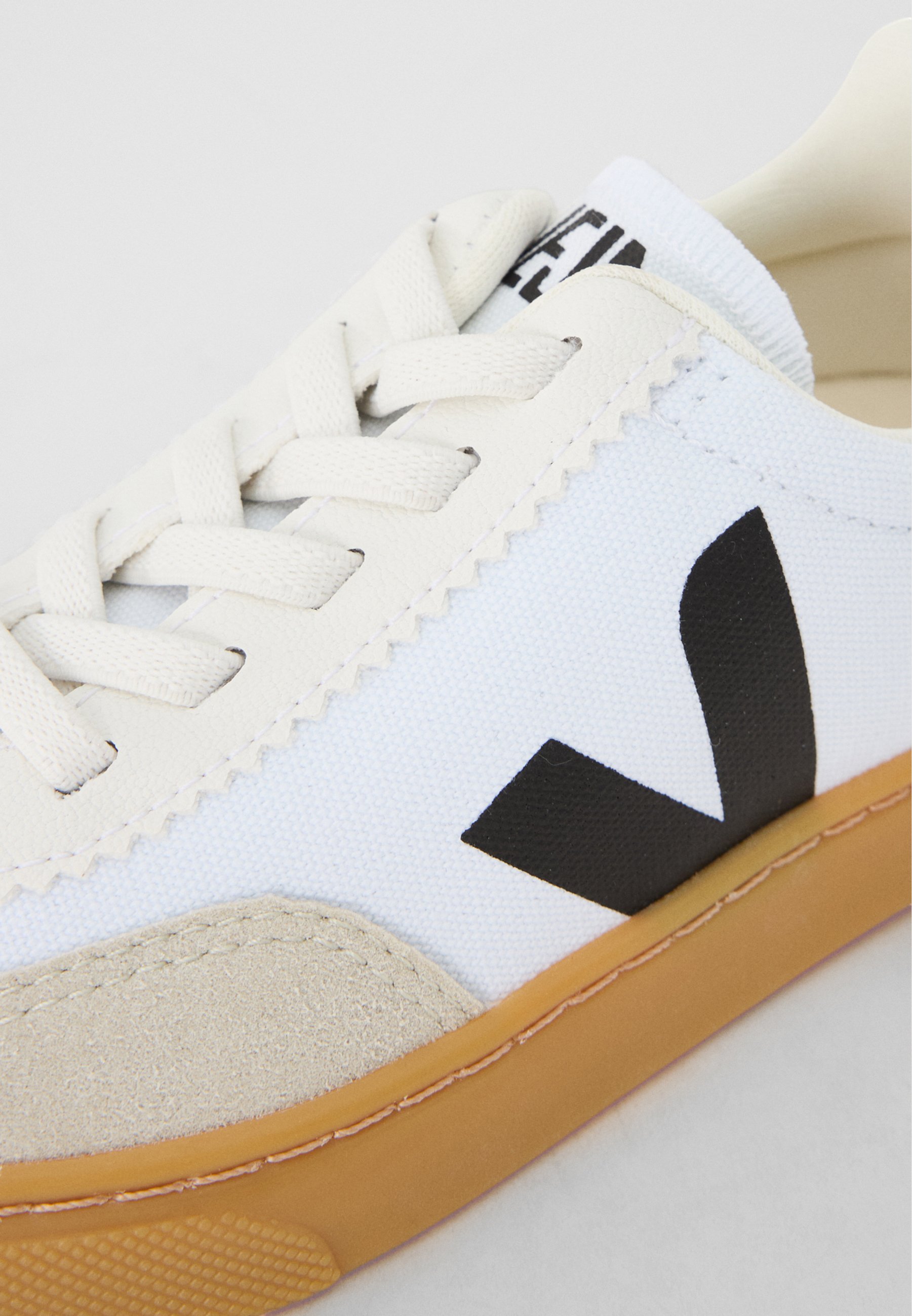 Veja SMALL VOLLEY UNISEX - Sneakers - wit/zwart