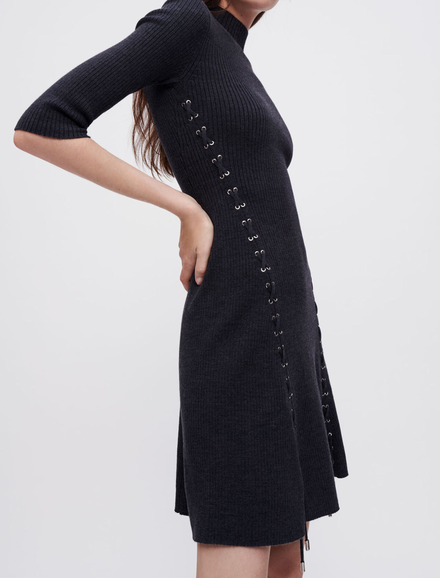 Rochie tricotată cu ochiuri metalice - Gri