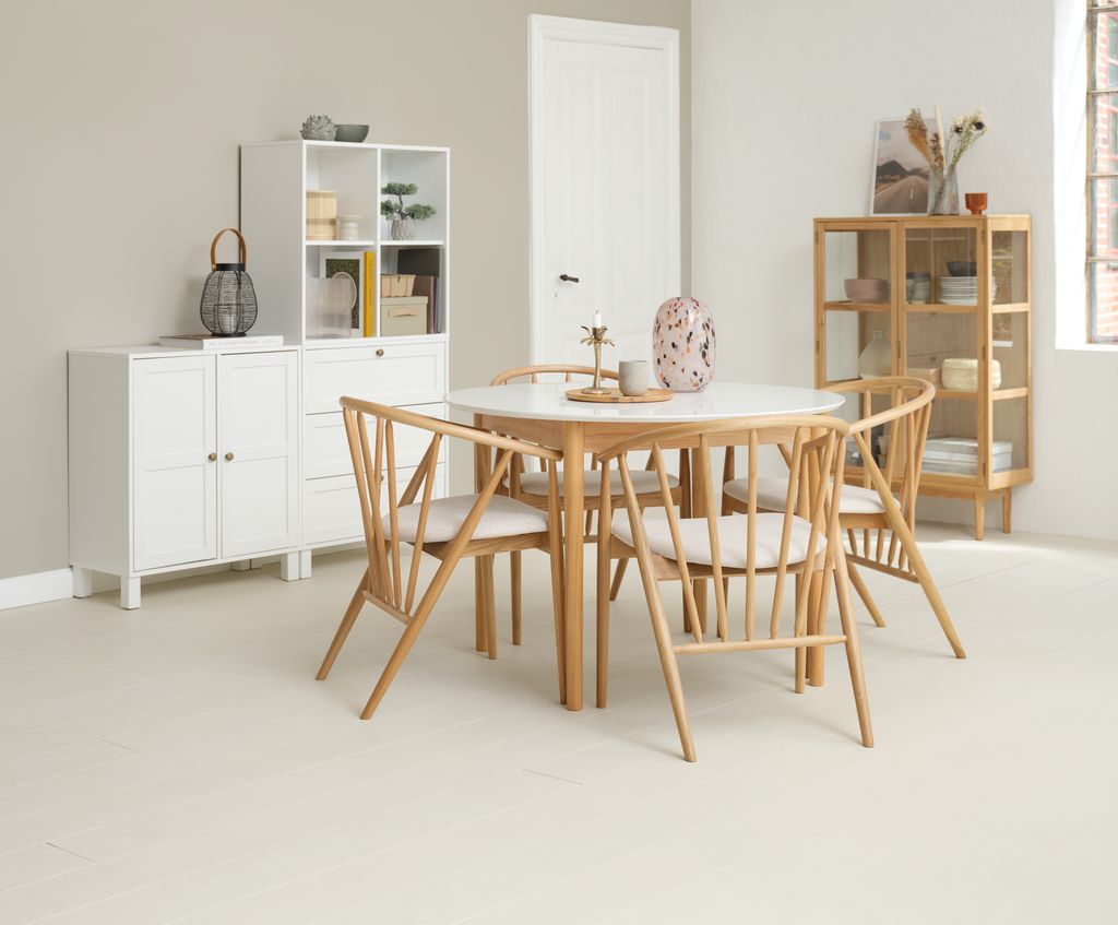 VESTERBY Vitrina VESTERBY niska, 2 vrata, prirodni hrast