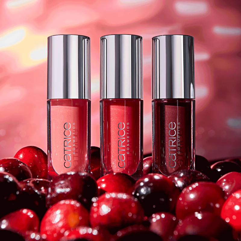 Óleo labial Catrice ETERNAL RED com efeito de preenchimento.
