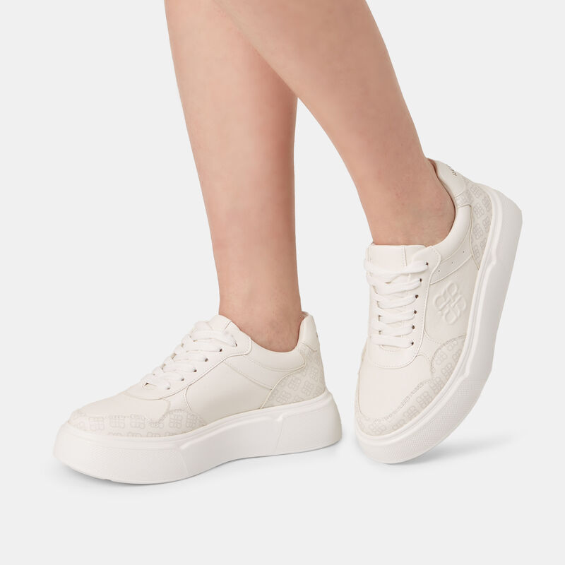 Damskie trampki Bata Red Label z platformą o wysokości 4 cm