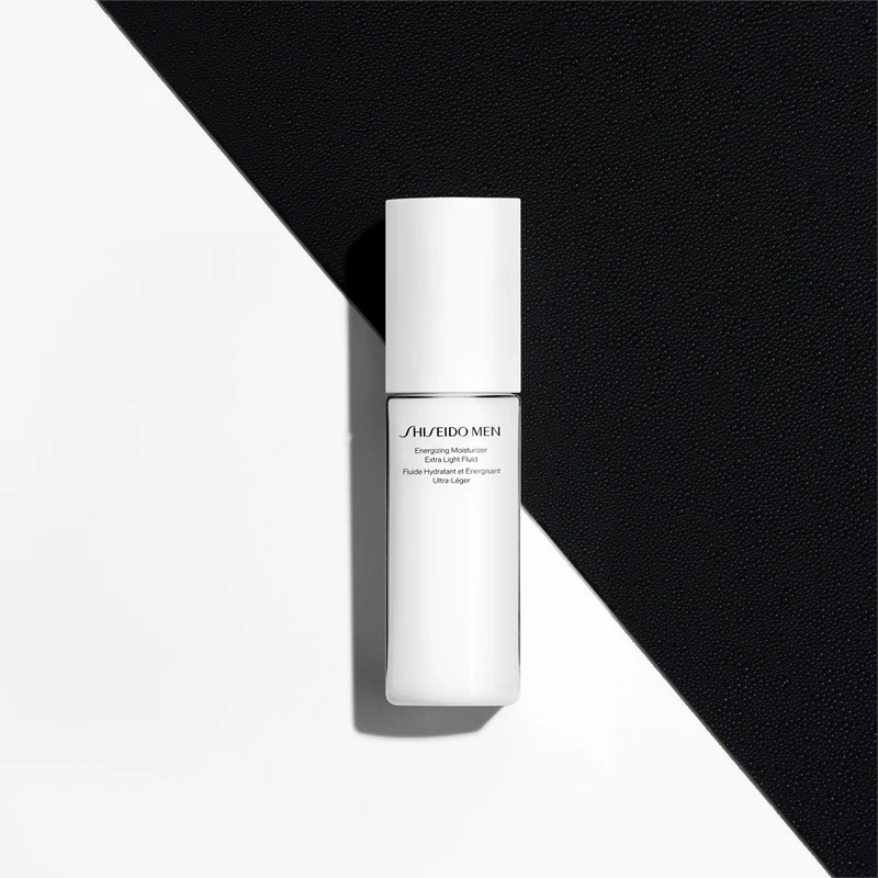 Shiseido Men Fluido Hidratante Energizante Extra Leve com propriedades regeneradoras