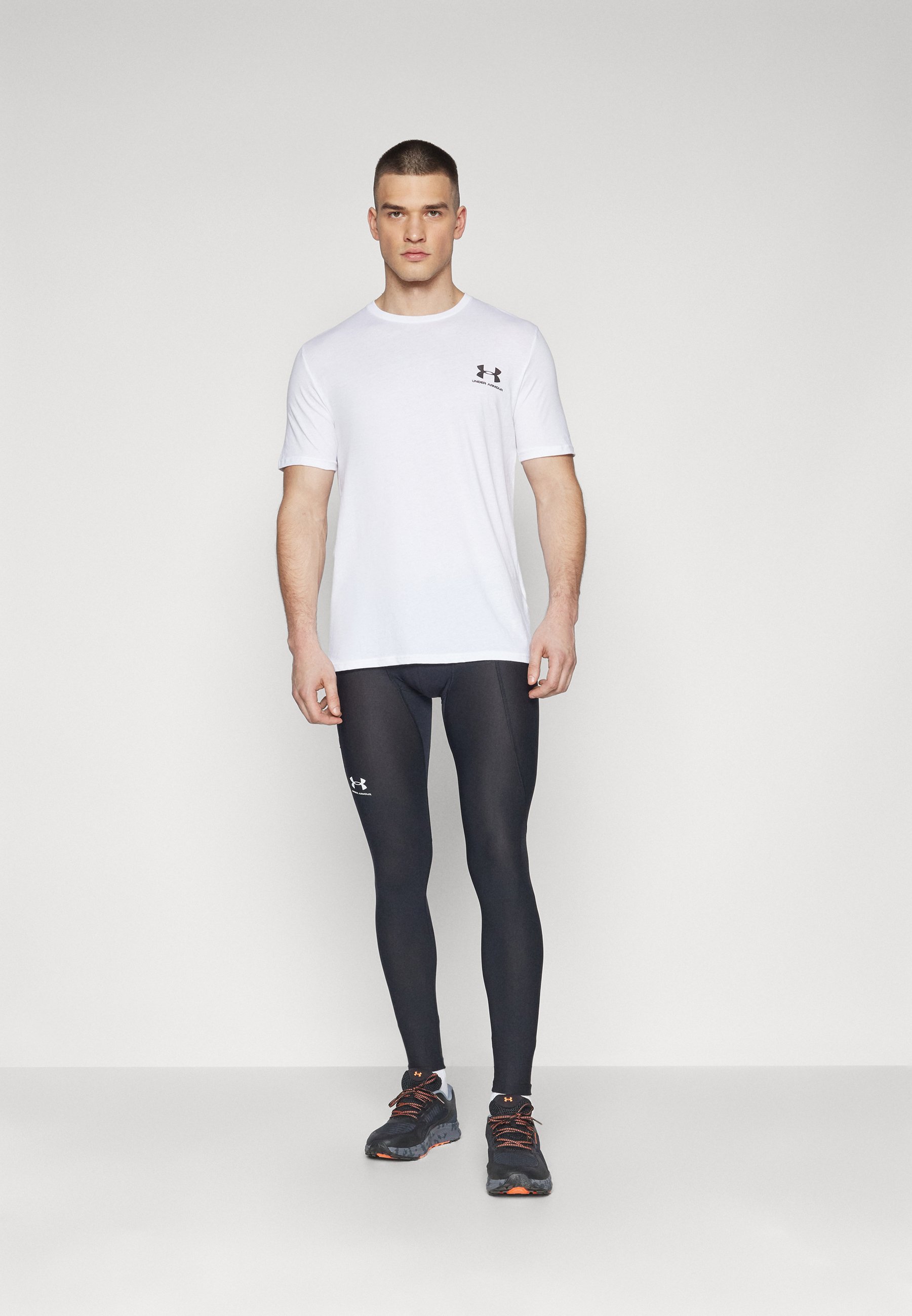 Maglietta Under Armour con logo stampato sul petto a sinistra - bianco/nero
