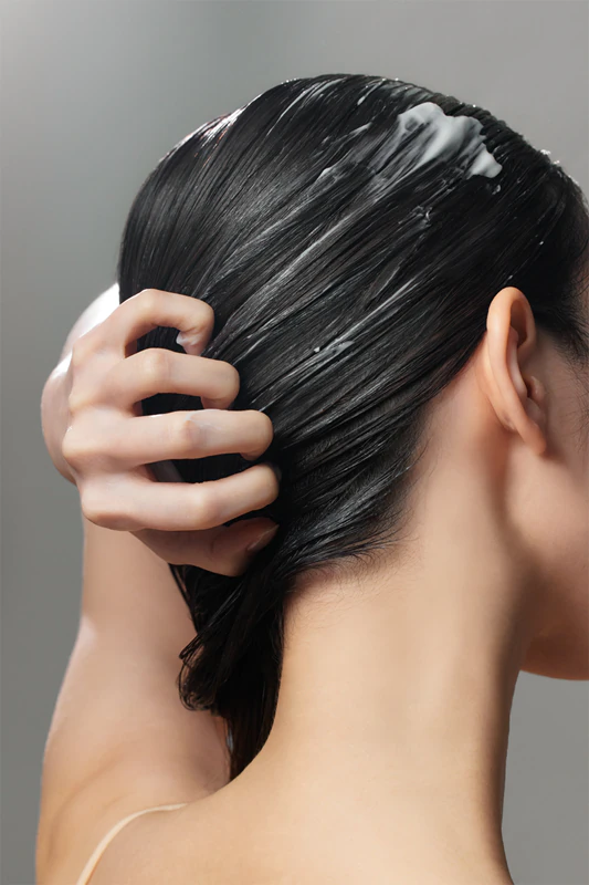 Some By Mi Cica Peptide Derma Scalp Treatment is een hydraterende en verzachtende conditioner die haaruitval tegengaat.
